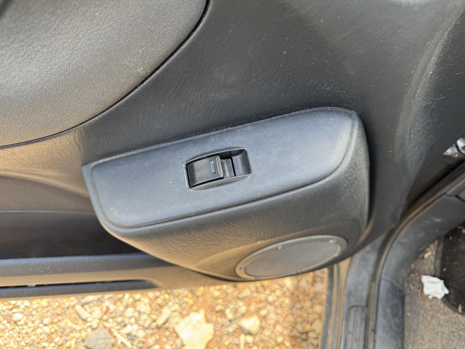 View TOYOTA RAV4 2004 4 Door Station Wagon Breaking