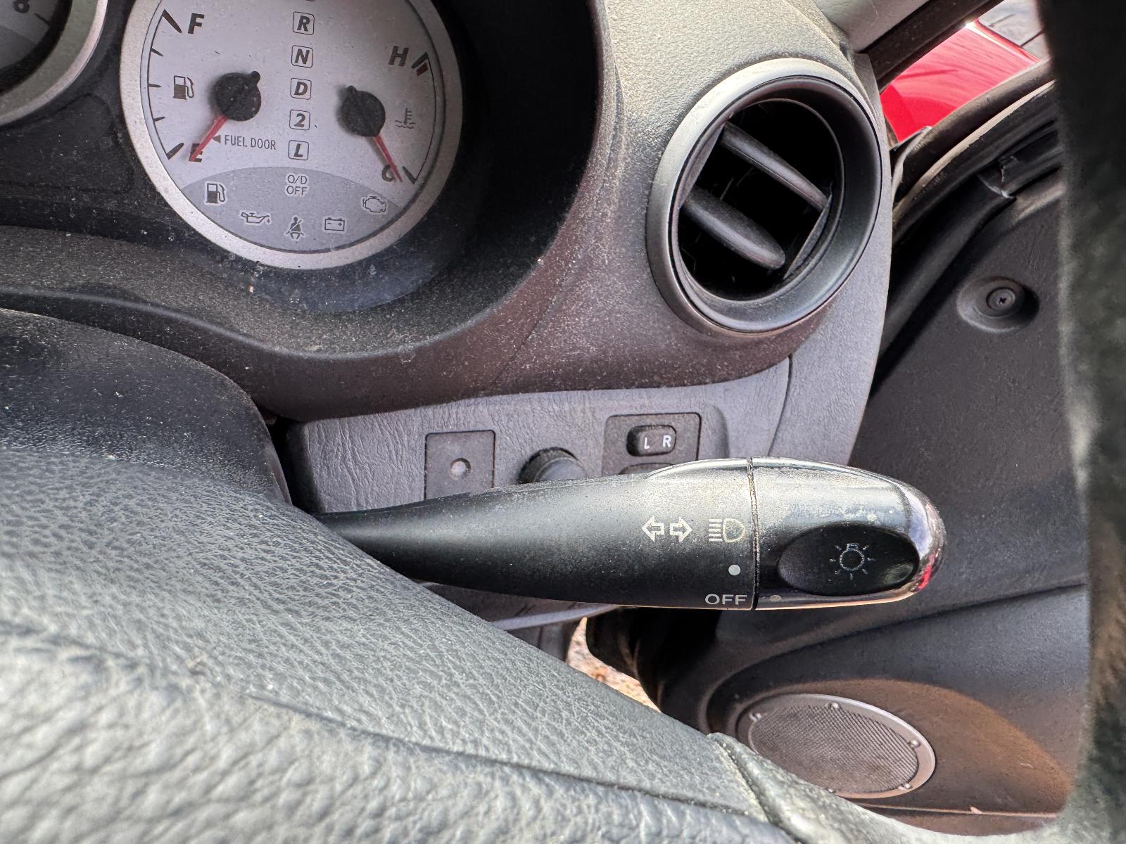 View TOYOTA RAV4 2004 4 Door Station Wagon Breaking