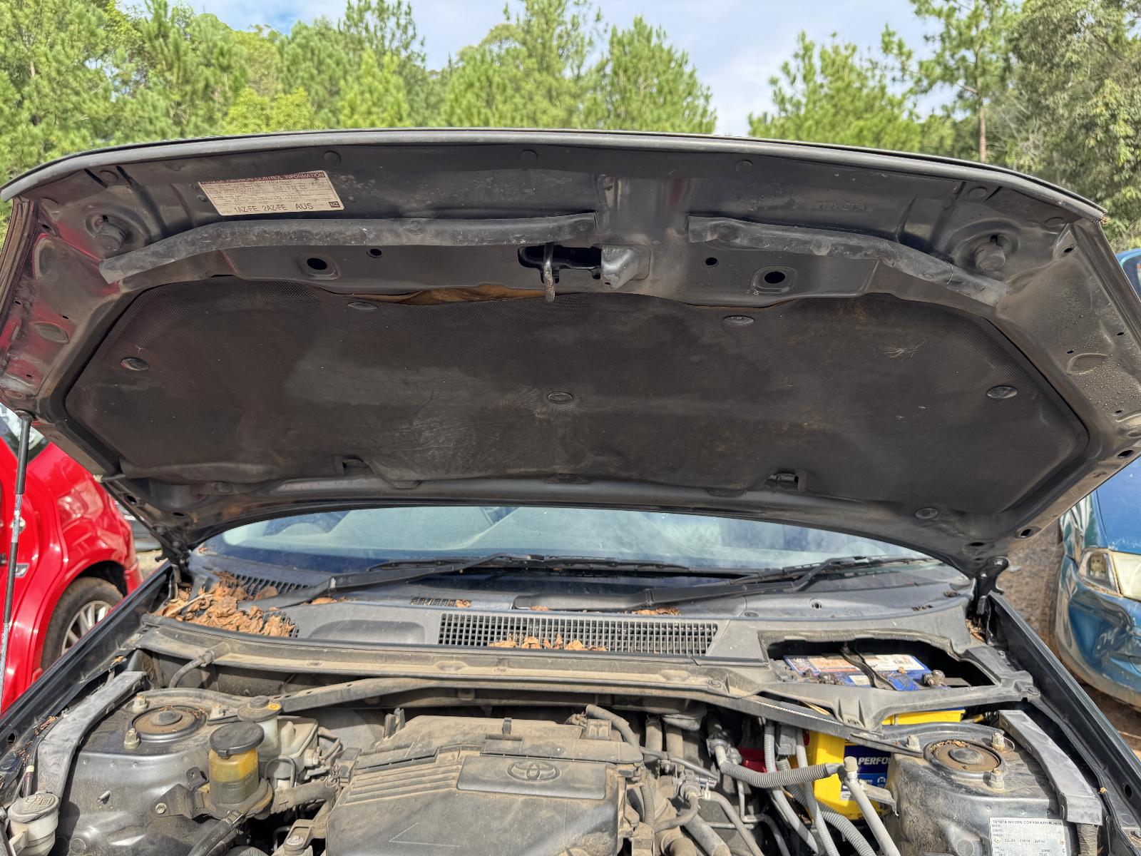 View TOYOTA RAV4 2004 4 Door Station Wagon Breaking