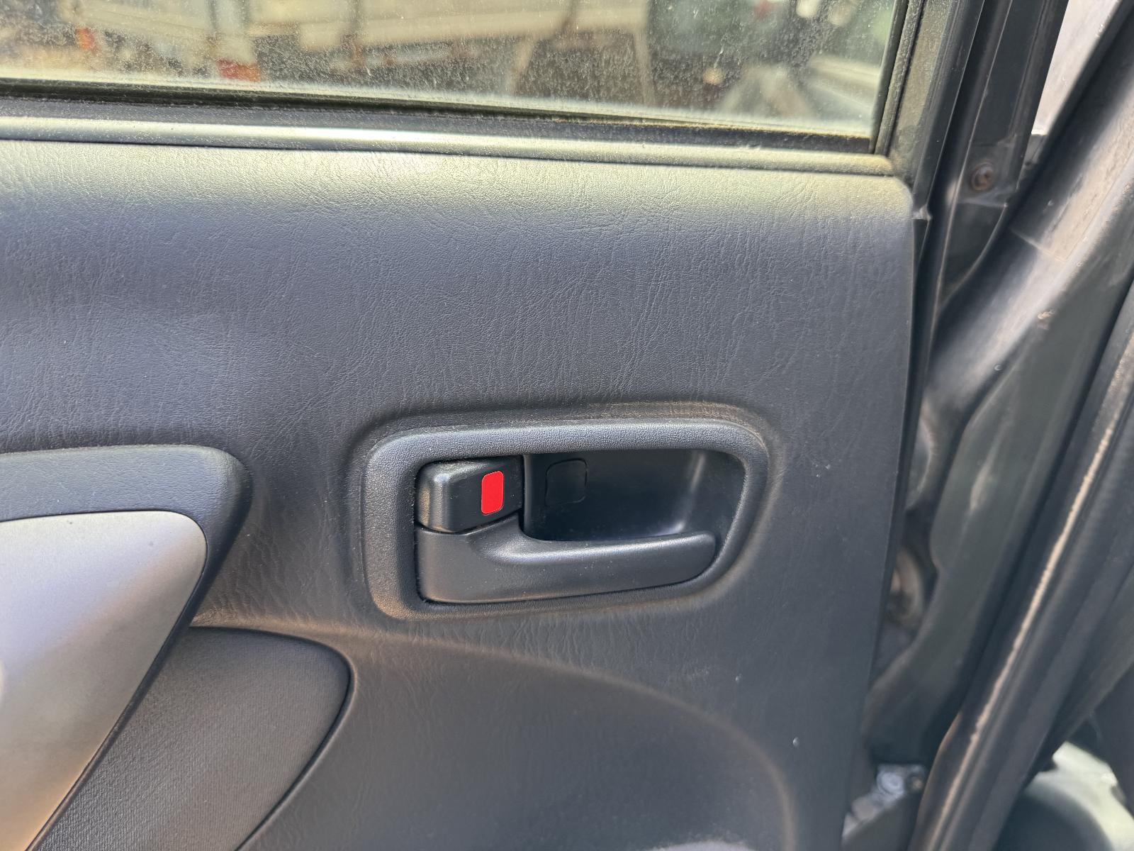 View TOYOTA RAV4 2004 4 Door Station Wagon Breaking