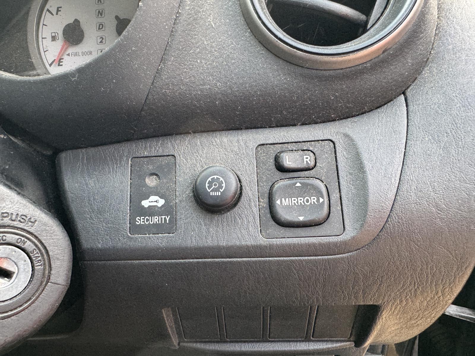 View TOYOTA RAV4 2004 4 Door Station Wagon Breaking