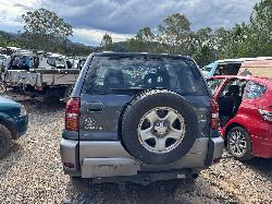 View TOYOTA RAV4 2004 4 Door Station Wagon Breaking