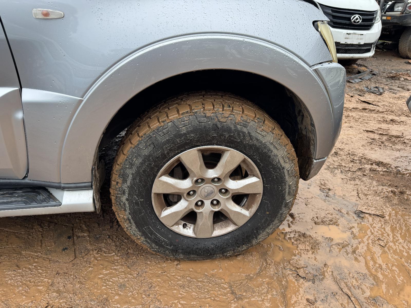 View Auto part Engine MITSUBISHI PAJERO 2014