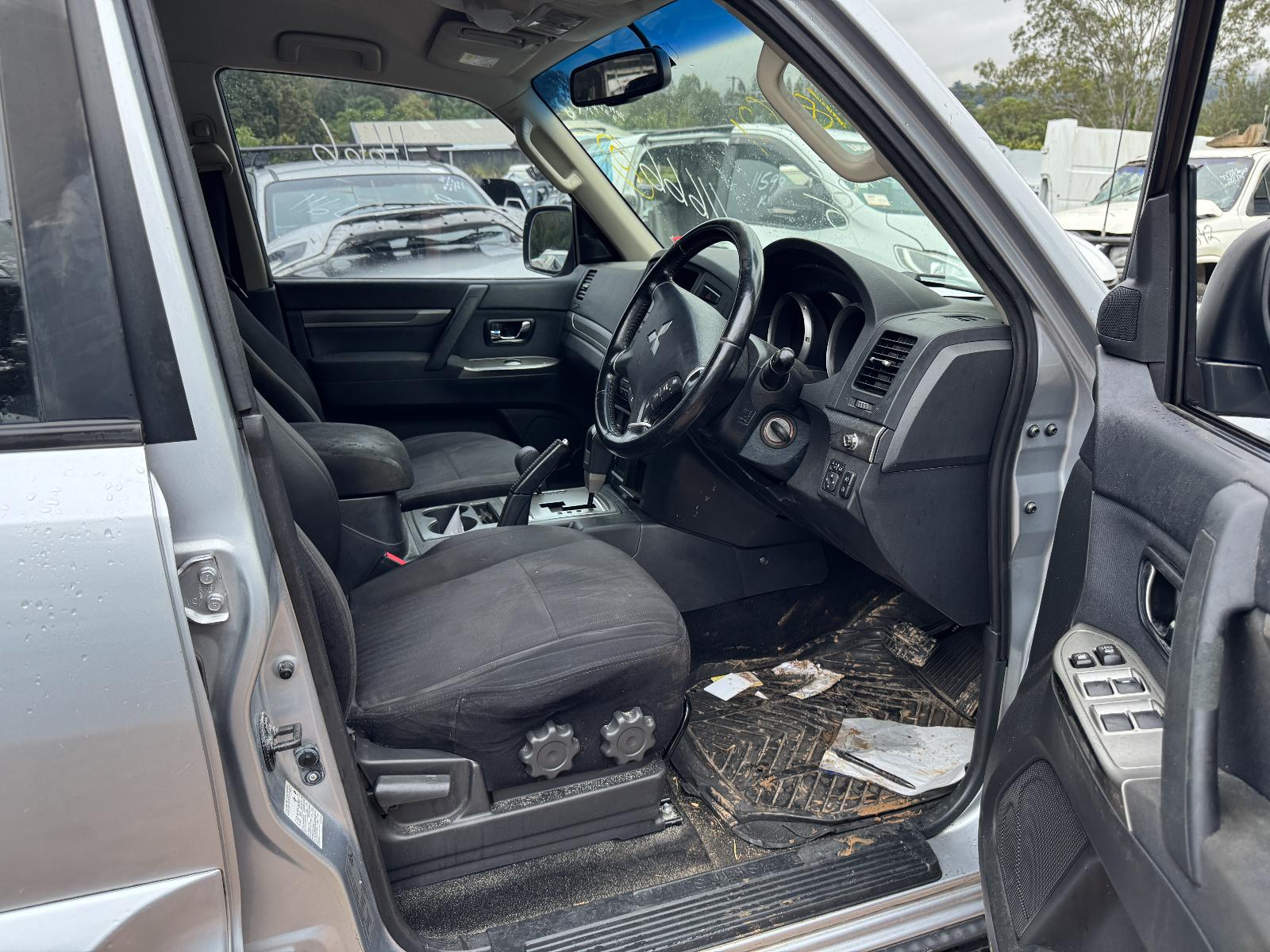 View Auto part Engine MITSUBISHI PAJERO 2014