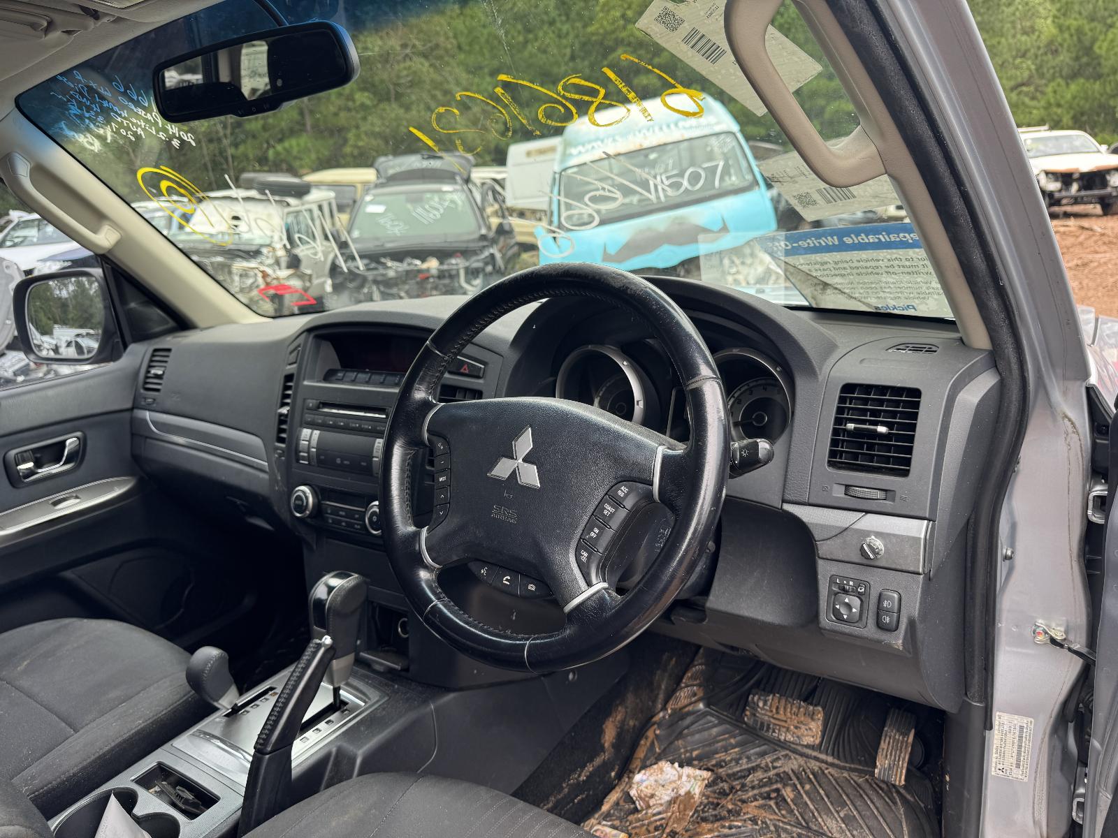 View Auto part Engine MITSUBISHI PAJERO 2014