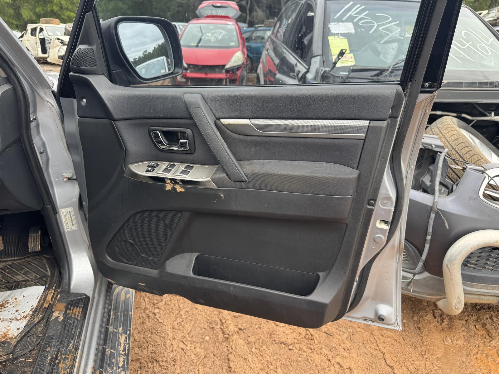 View Auto part Engine MITSUBISHI PAJERO 2014