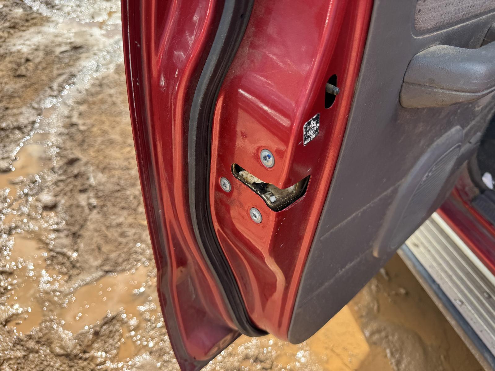 View NISSAN NAVARA 2003 4 Door Utility Breaking