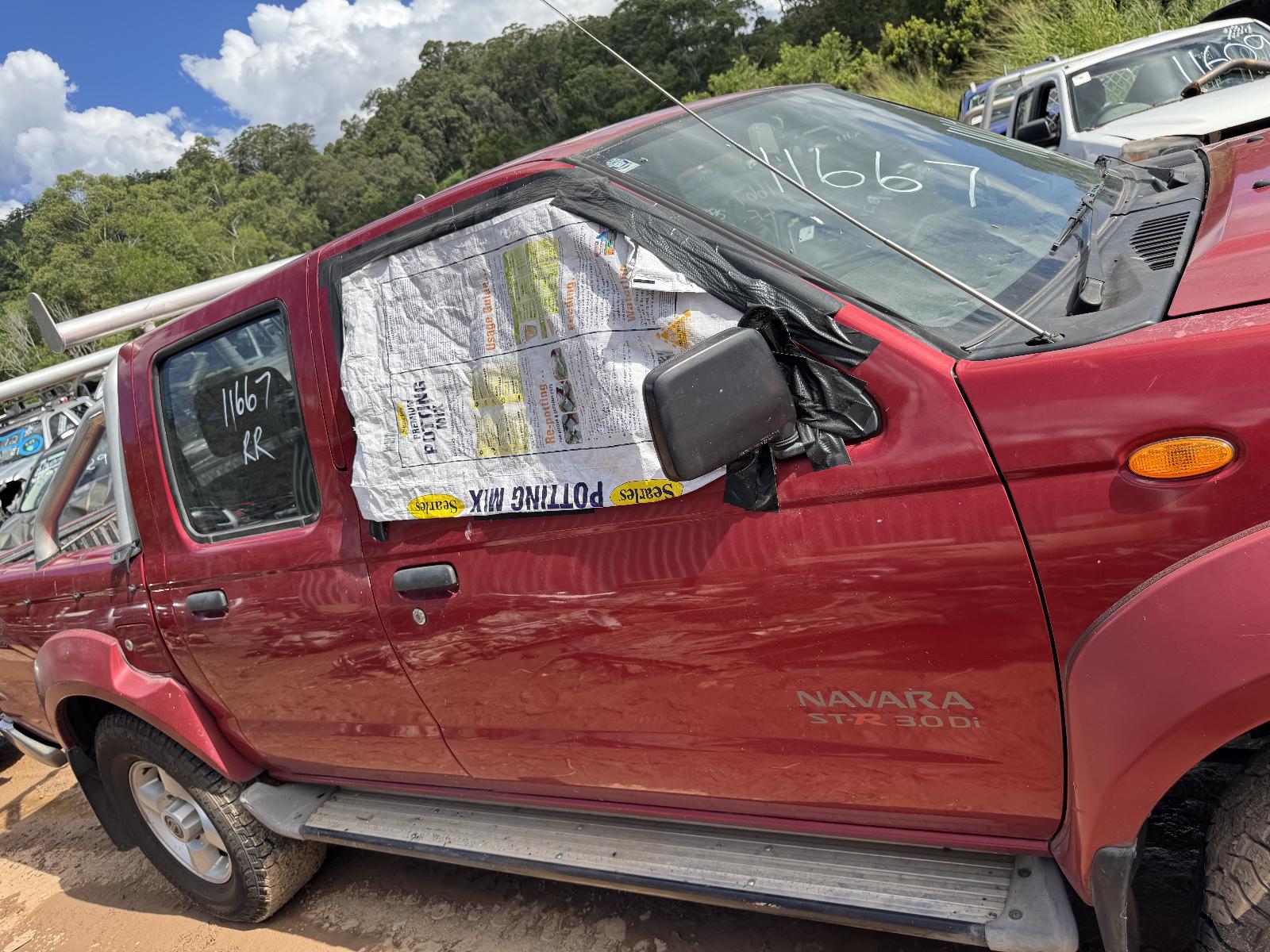 View NISSAN NAVARA 2003 4 Door Utility Breaking