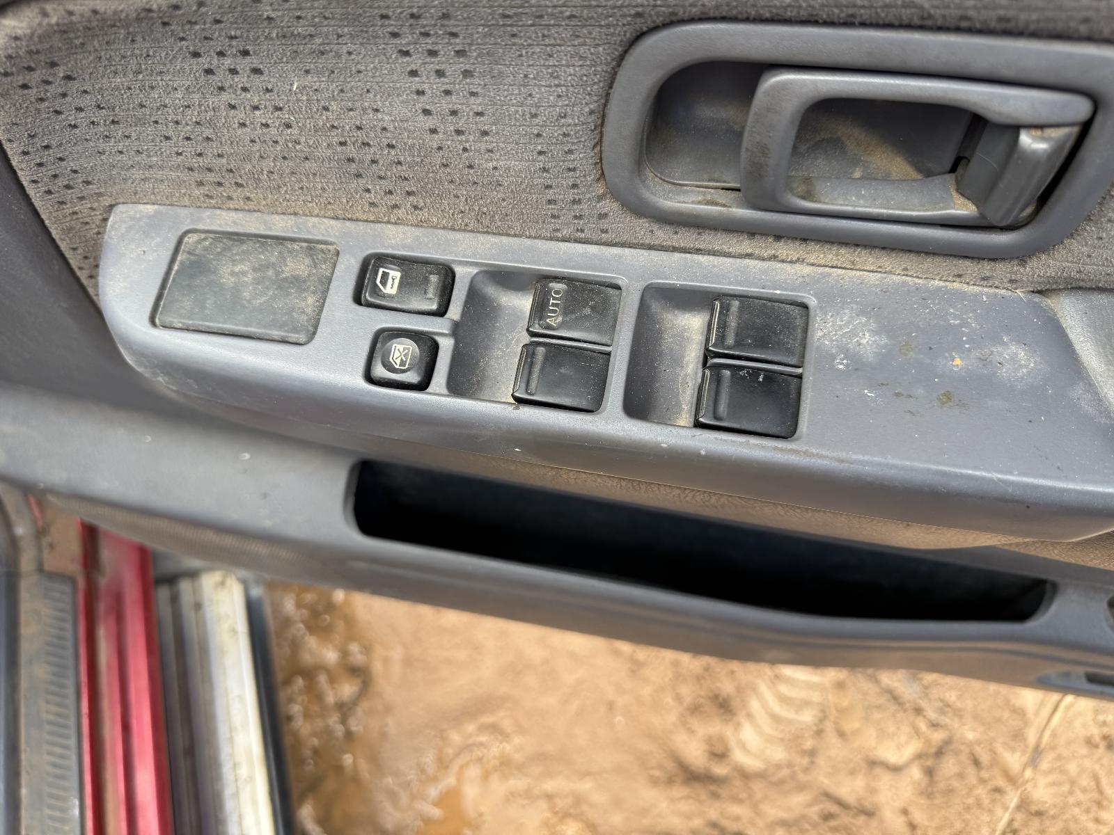 View NISSAN NAVARA 2003 4 Door Utility Breaking