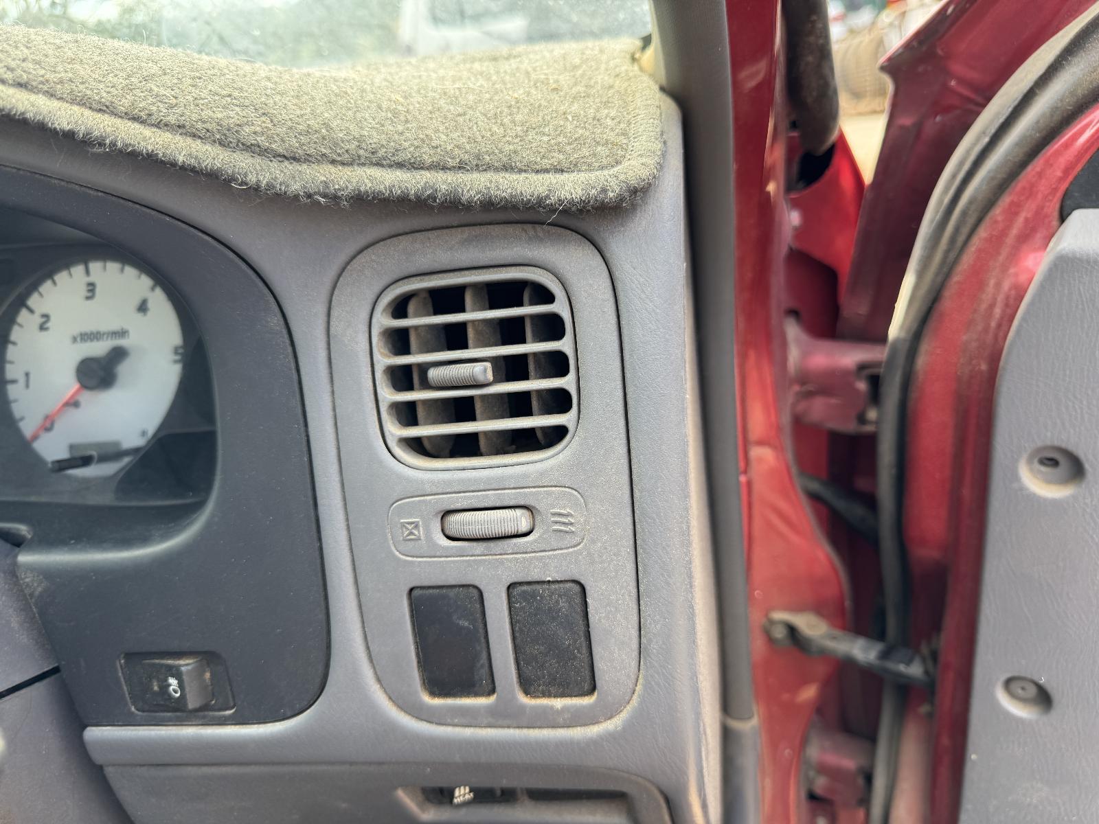 View NISSAN NAVARA 2003 4 Door Utility Breaking