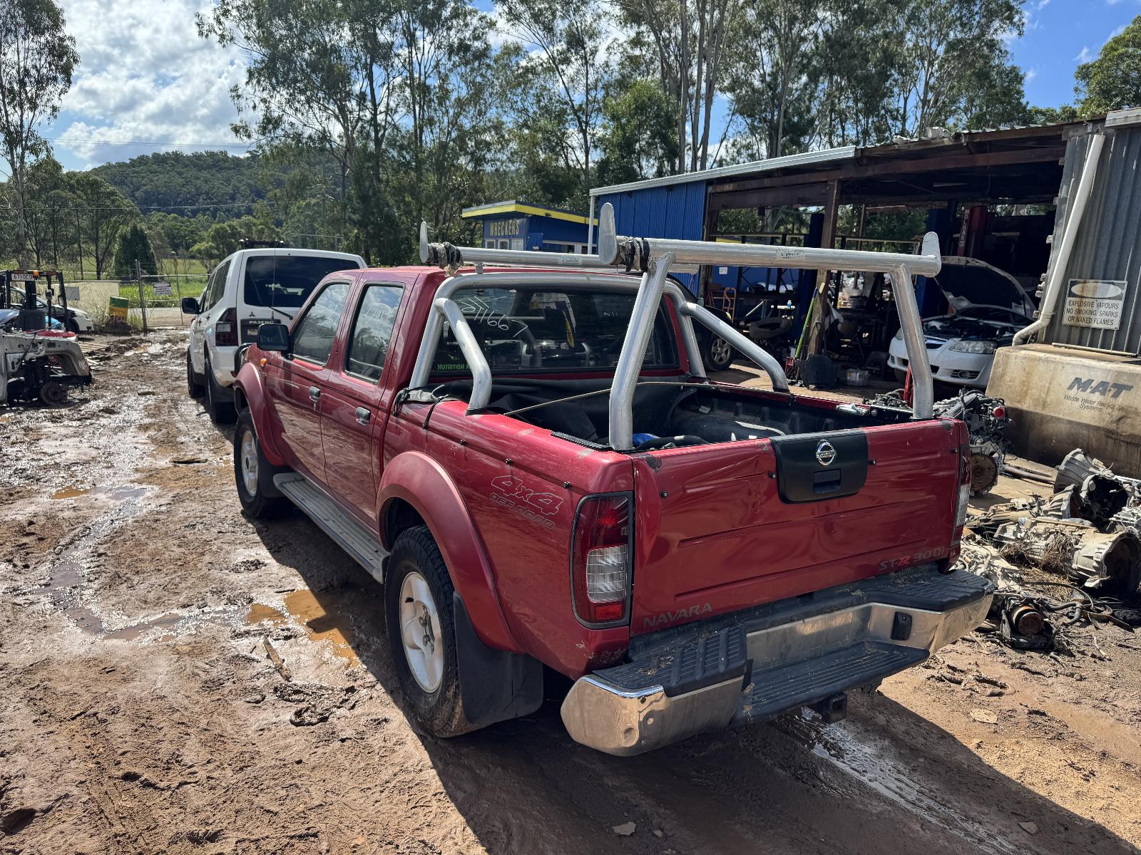 View NISSAN NAVARA 2003 4 Door Utility Breaking