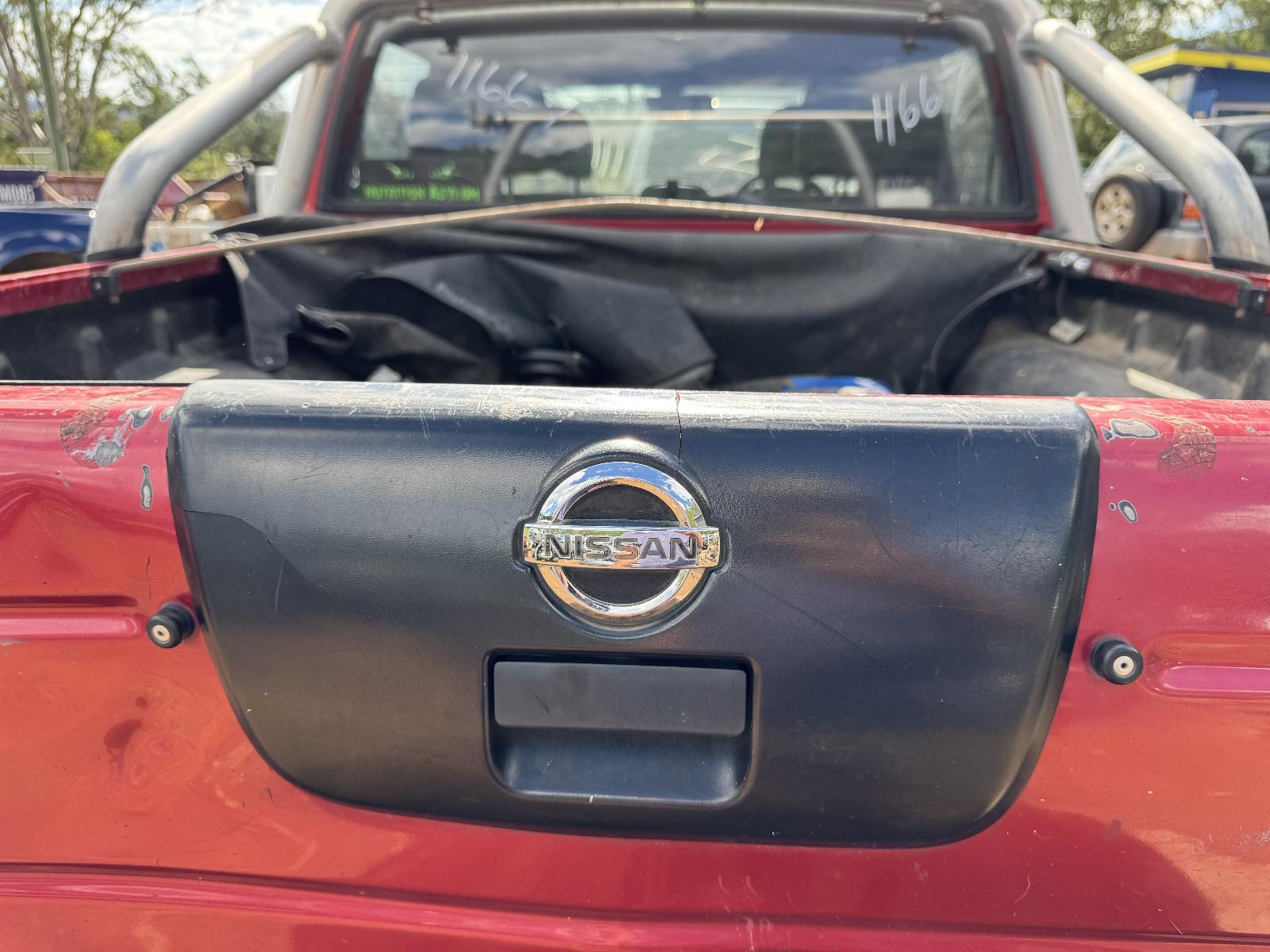 View NISSAN NAVARA 2003 4 Door Utility Breaking