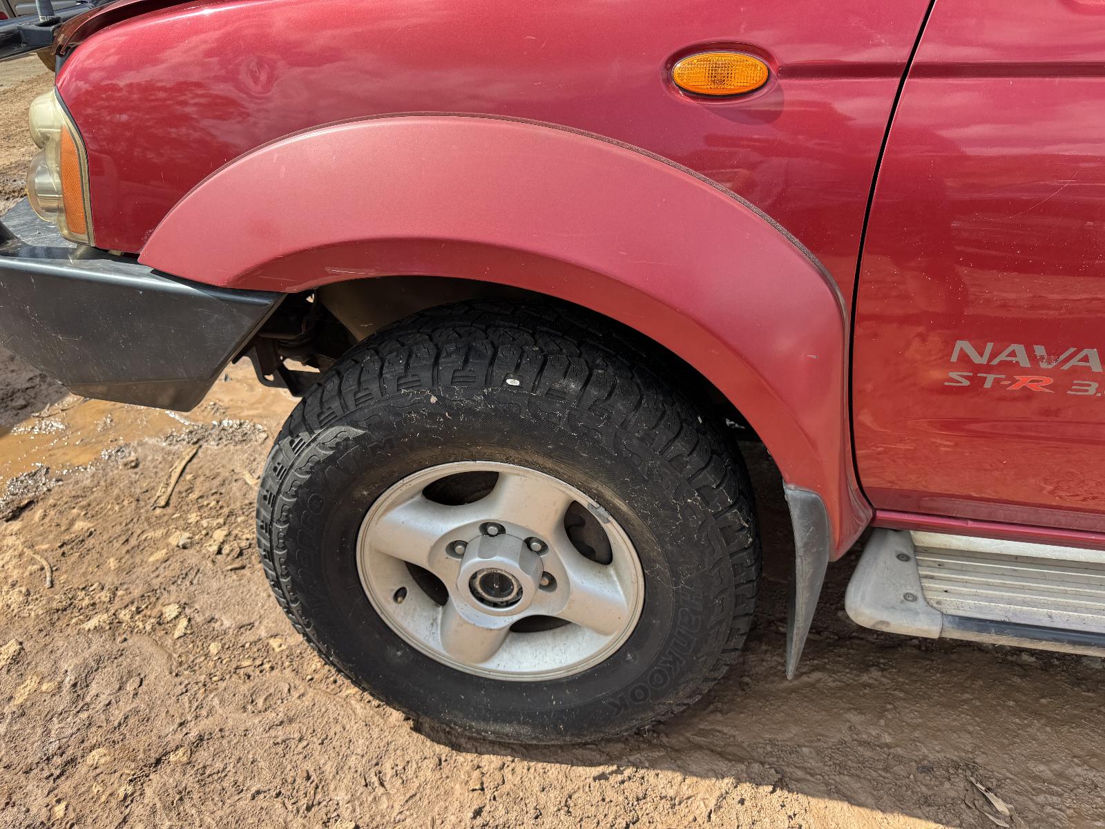 View NISSAN NAVARA 2003 4 Door Utility Breaking