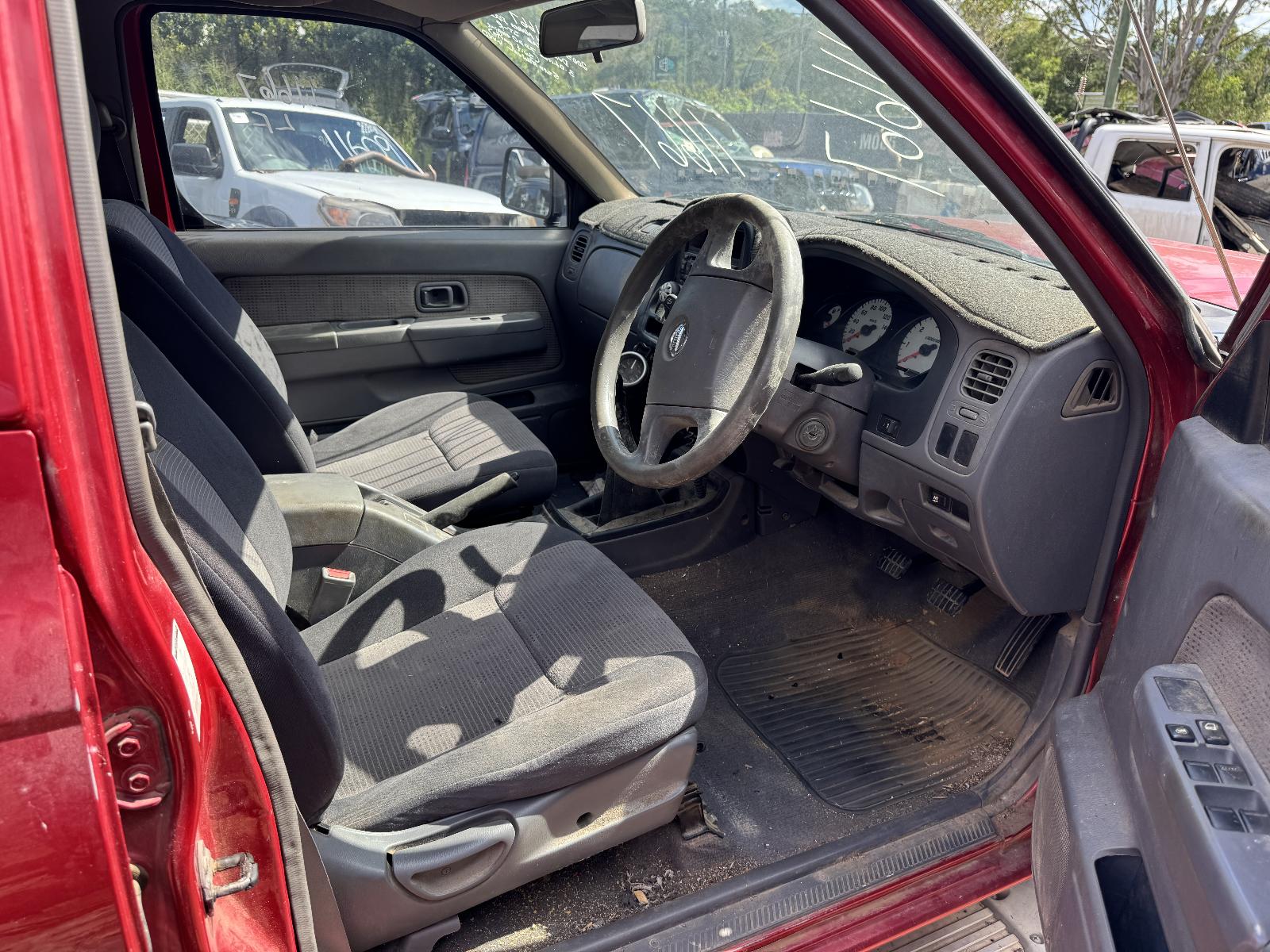 View NISSAN NAVARA 2003 4 Door Utility Breaking