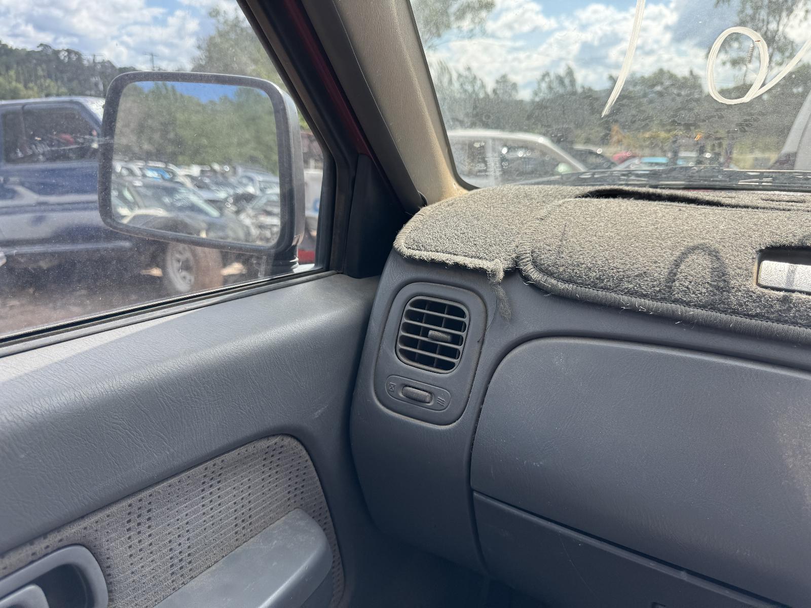 View NISSAN NAVARA 2003 4 Door Utility Breaking