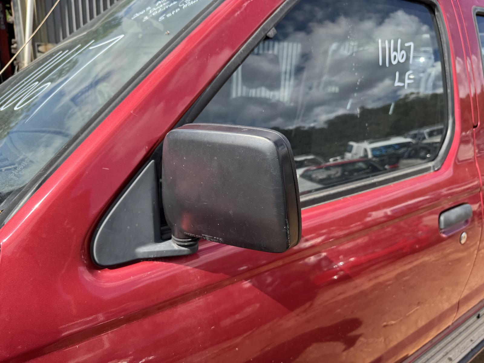View NISSAN NAVARA 2003 4 Door Utility Breaking