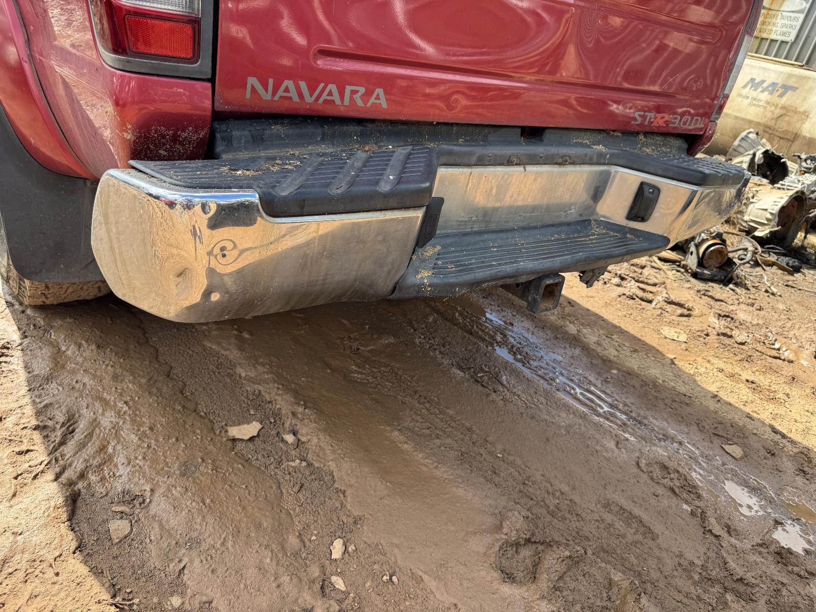 View NISSAN NAVARA 2003 4 Door Utility Breaking