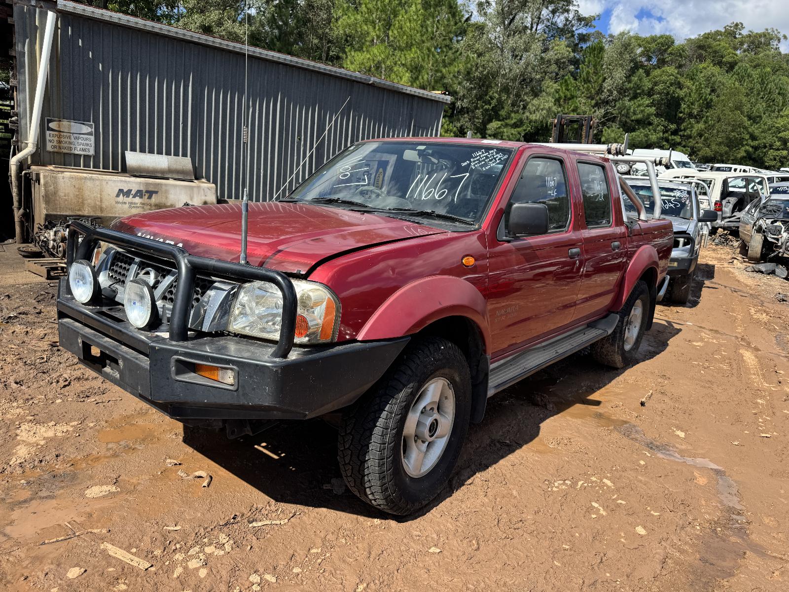 Image for a NISSAN NAVARA 2003 4 Door Utility Breaking