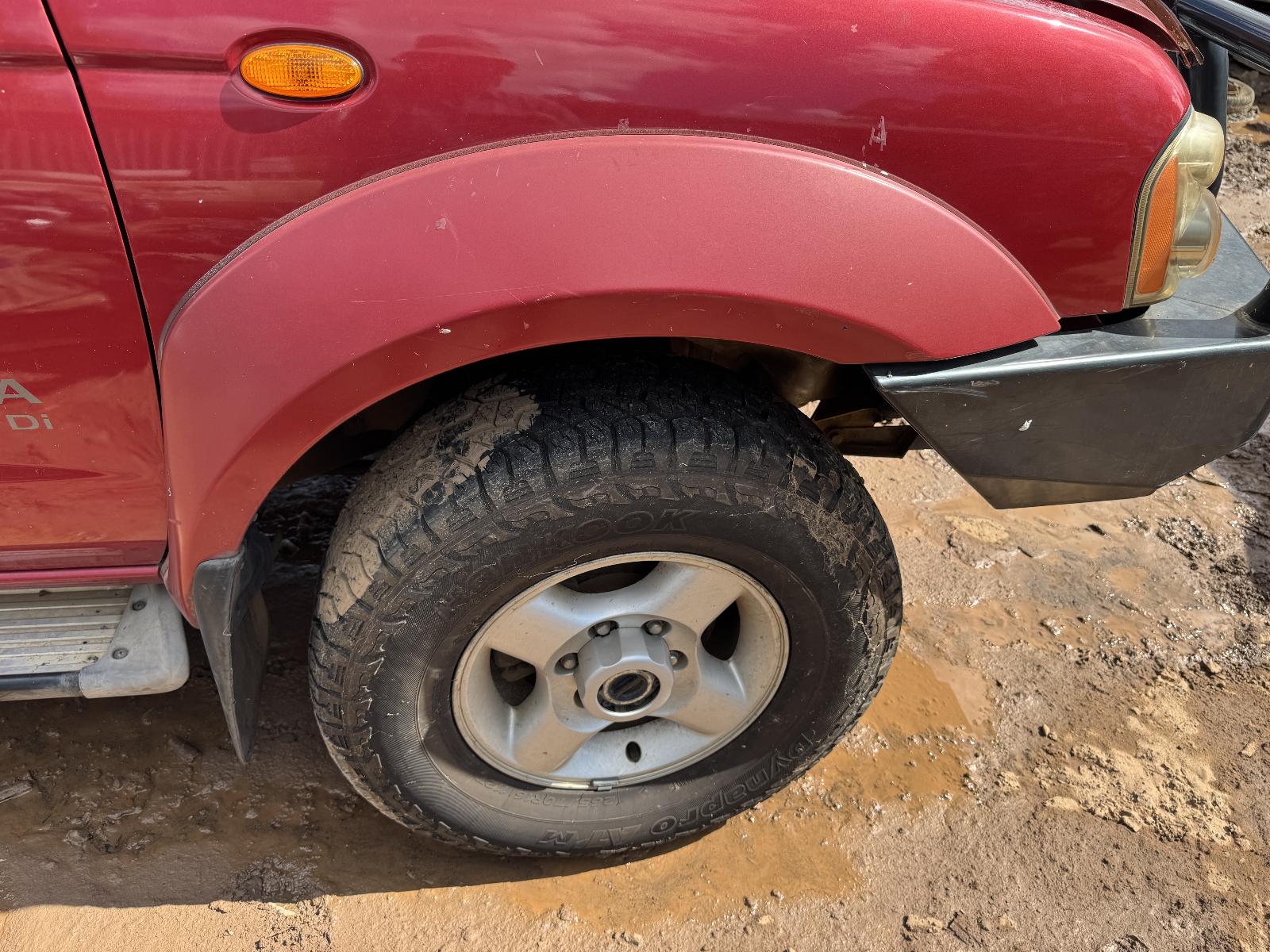 View NISSAN NAVARA 2003 4 Door Utility Breaking