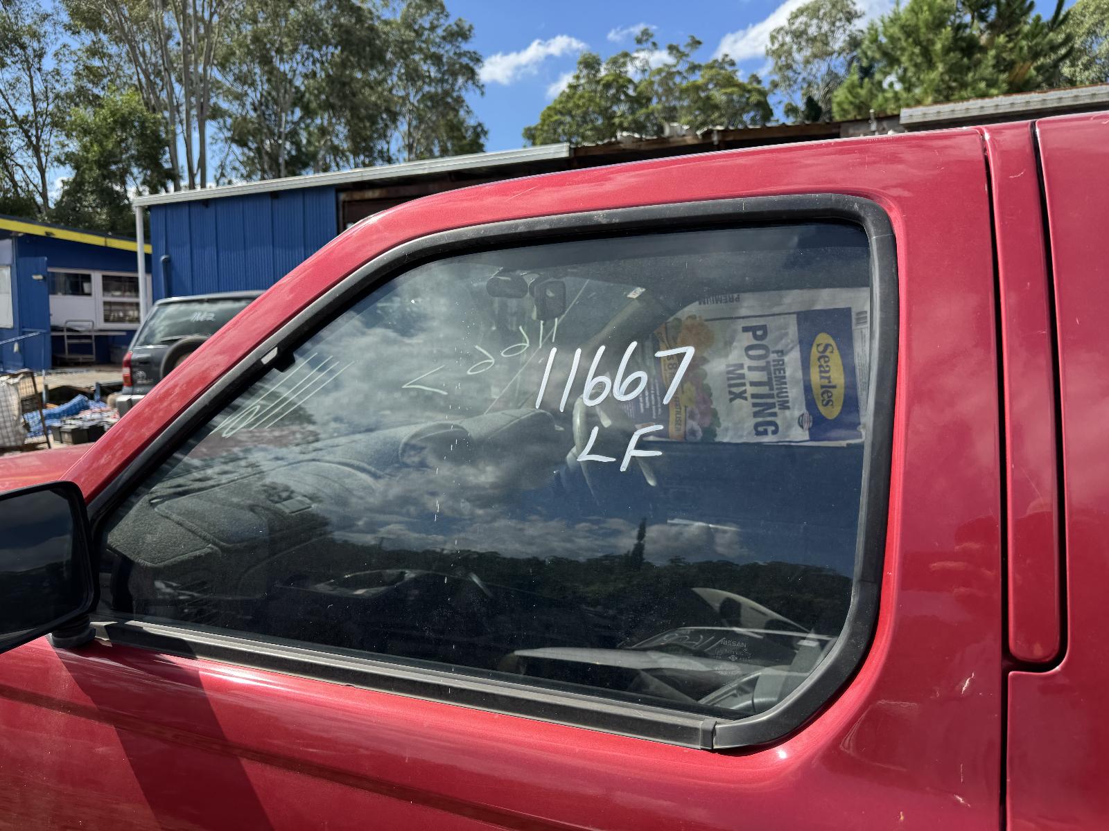 View NISSAN NAVARA 2003 4 Door Utility Breaking