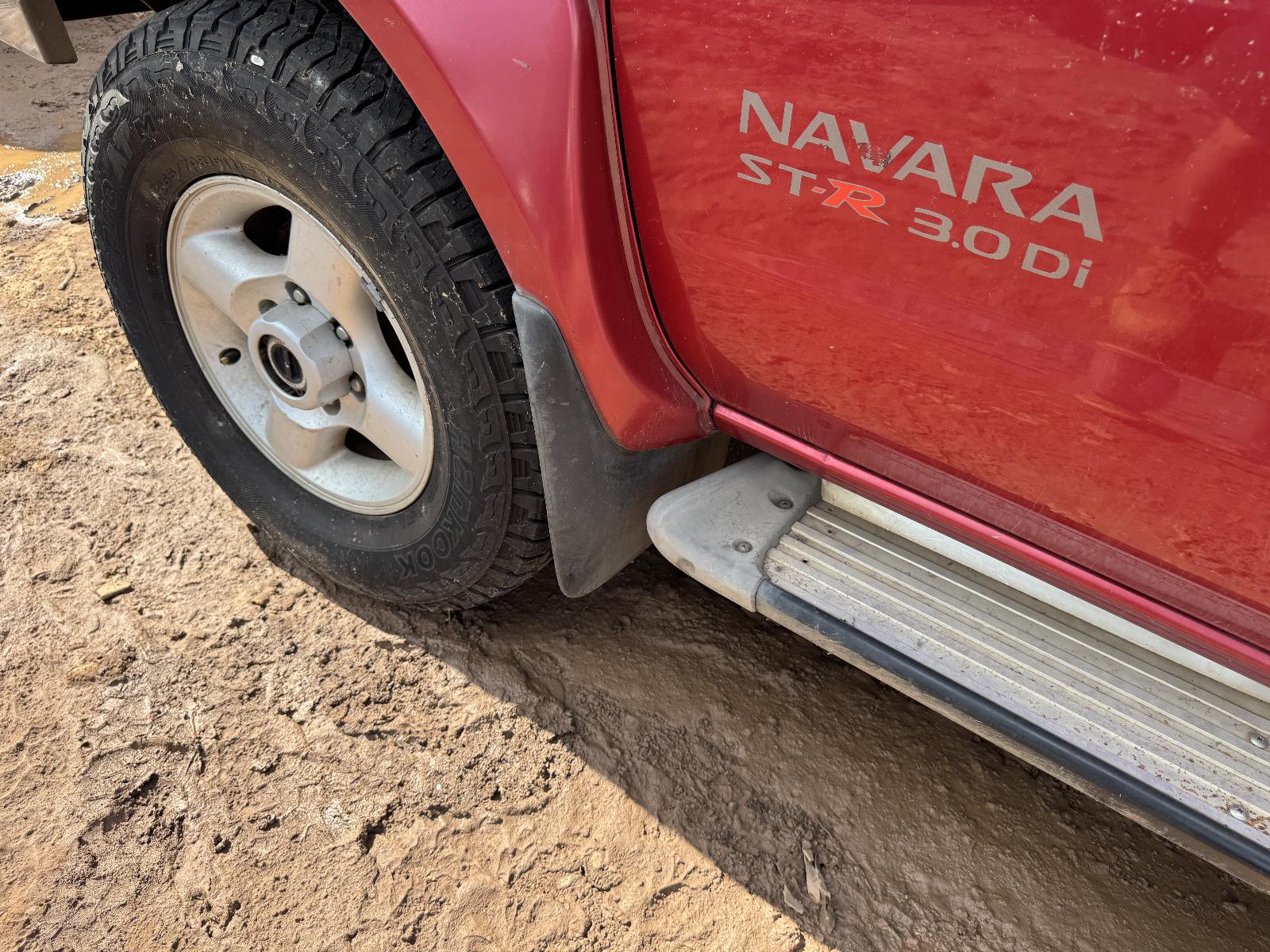 View NISSAN NAVARA 2003 4 Door Utility Breaking