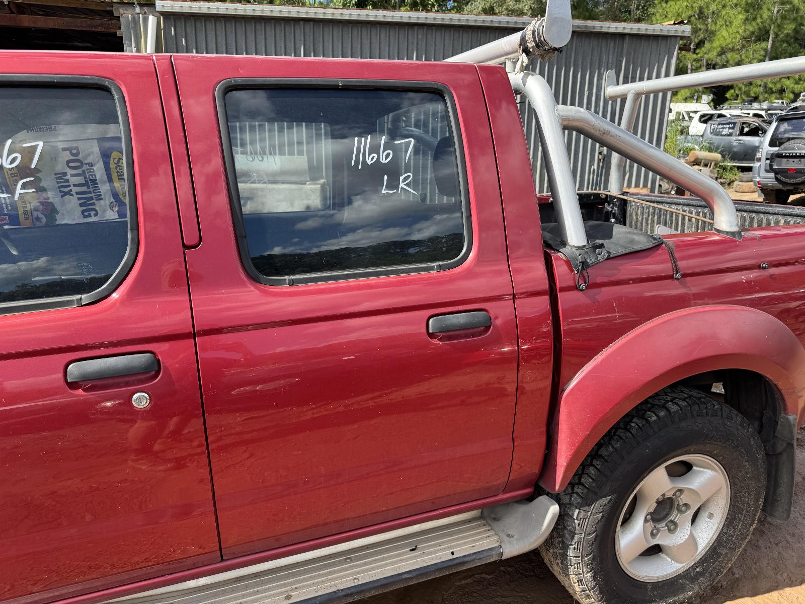 View NISSAN NAVARA 2003 4 Door Utility Breaking
