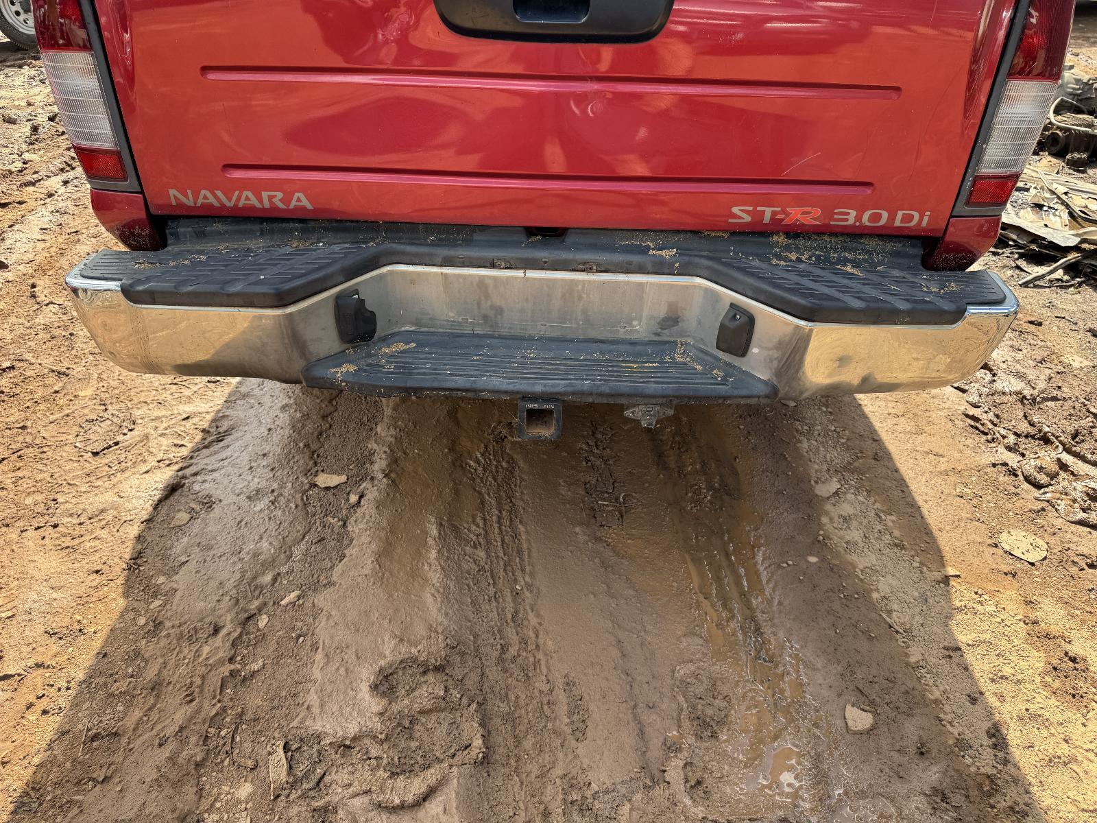 View NISSAN NAVARA 2003 4 Door Utility Breaking