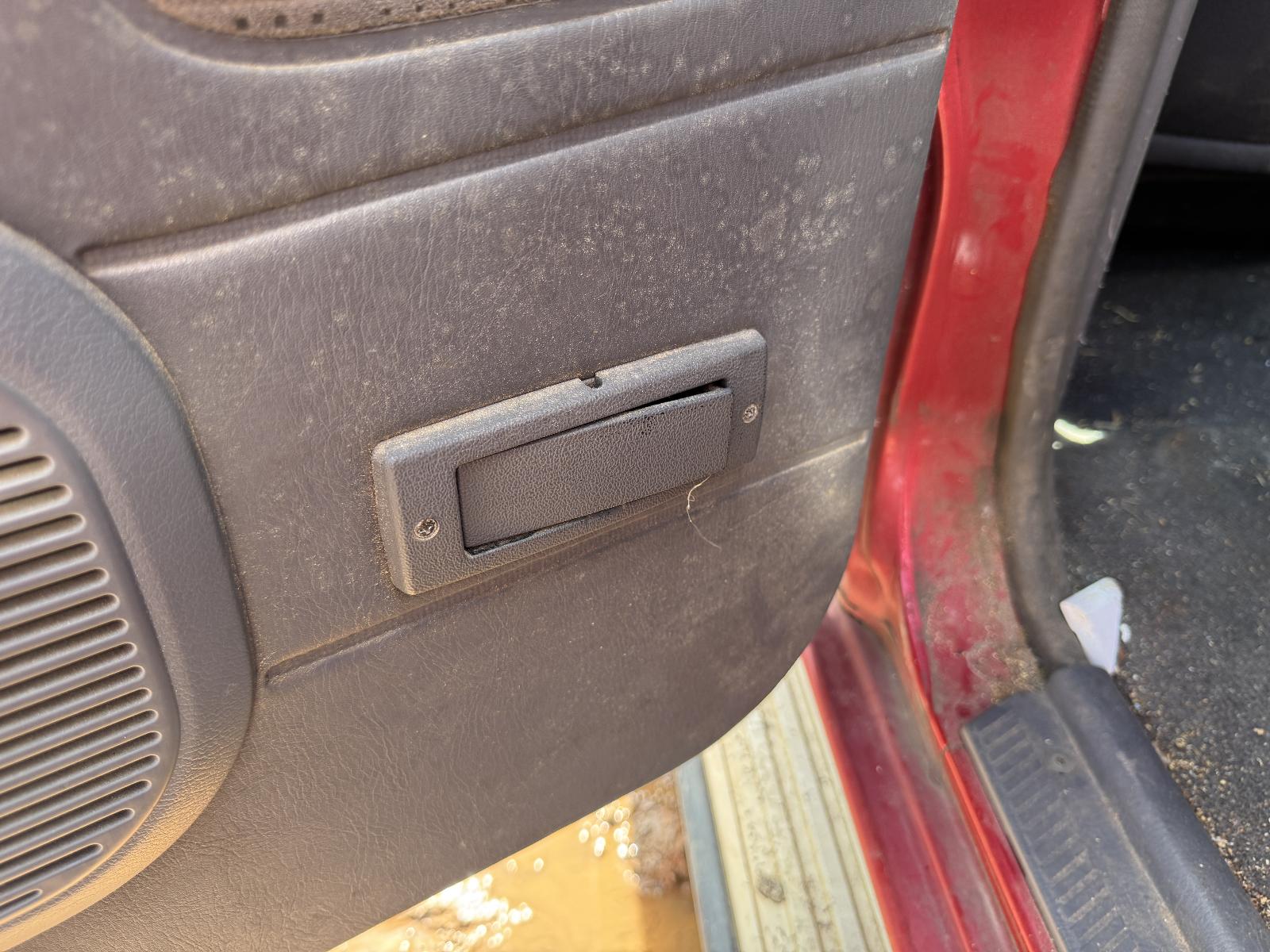 View NISSAN NAVARA 2003 4 Door Utility Breaking