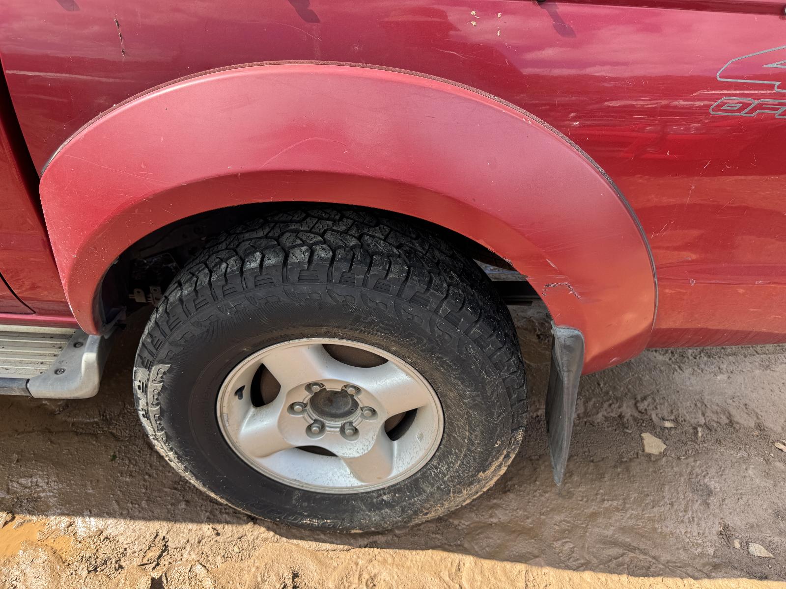 View NISSAN NAVARA 2003 4 Door Utility Breaking