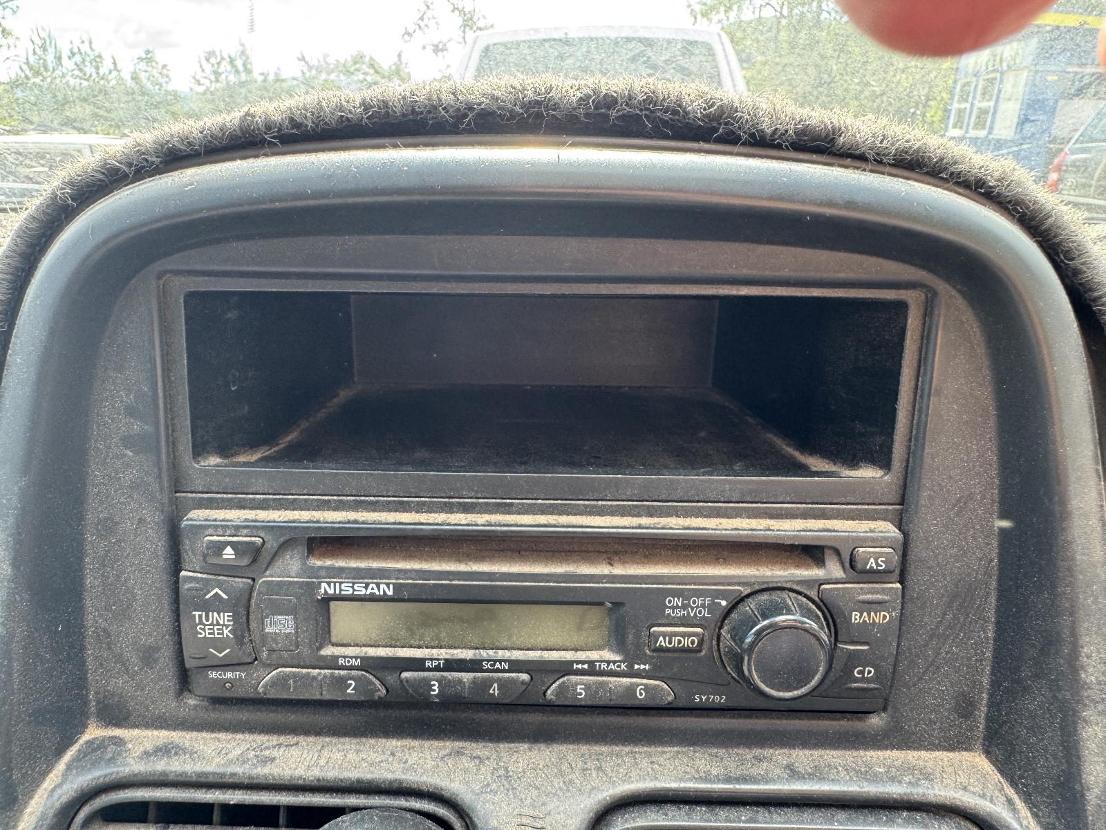 View NISSAN NAVARA 2003 4 Door Utility Breaking