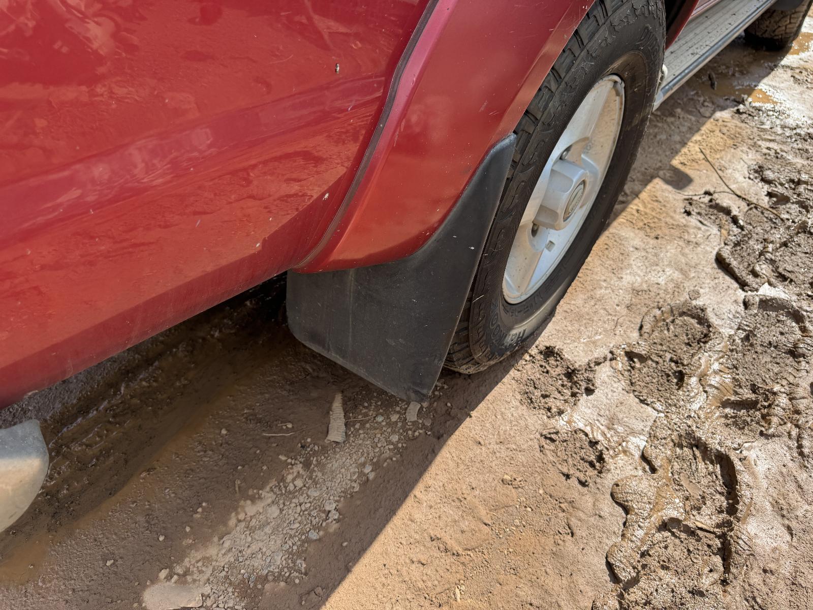 View NISSAN NAVARA 2003 4 Door Utility Breaking