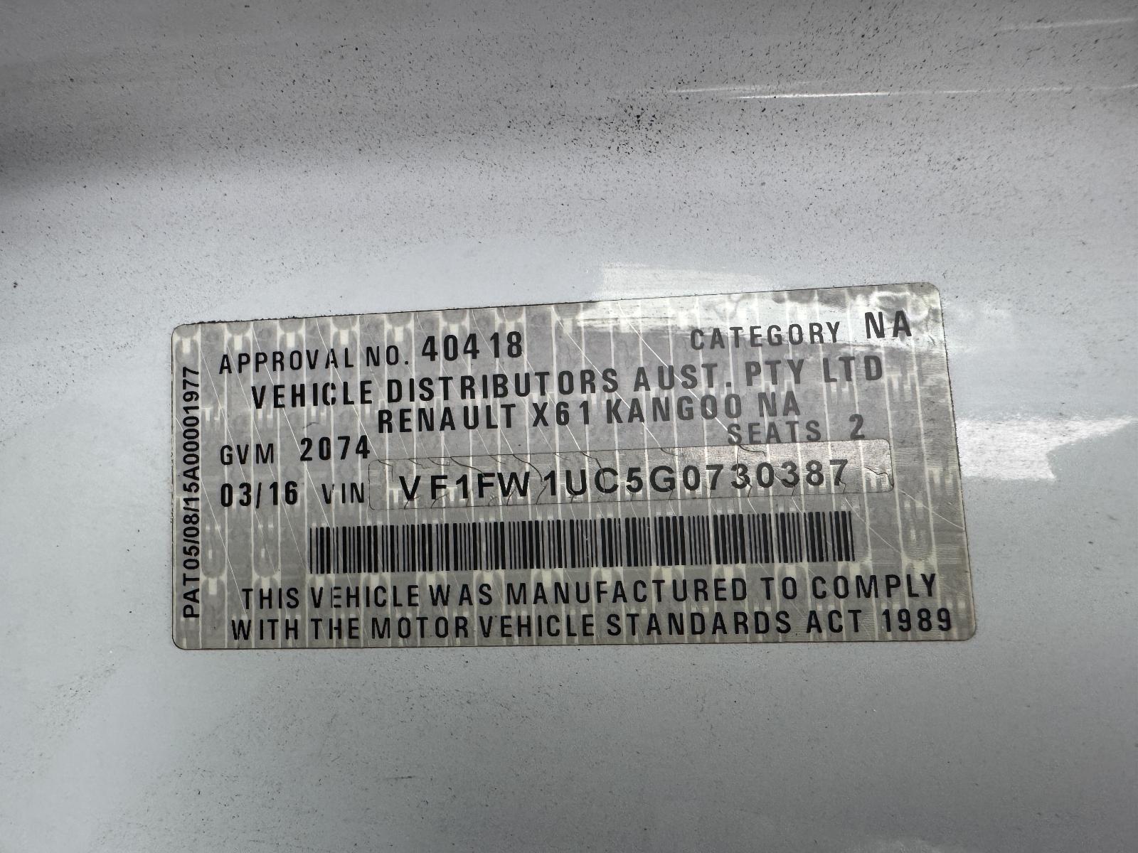 View RENAULT KANGOO 2016 2 Door Van Breaking