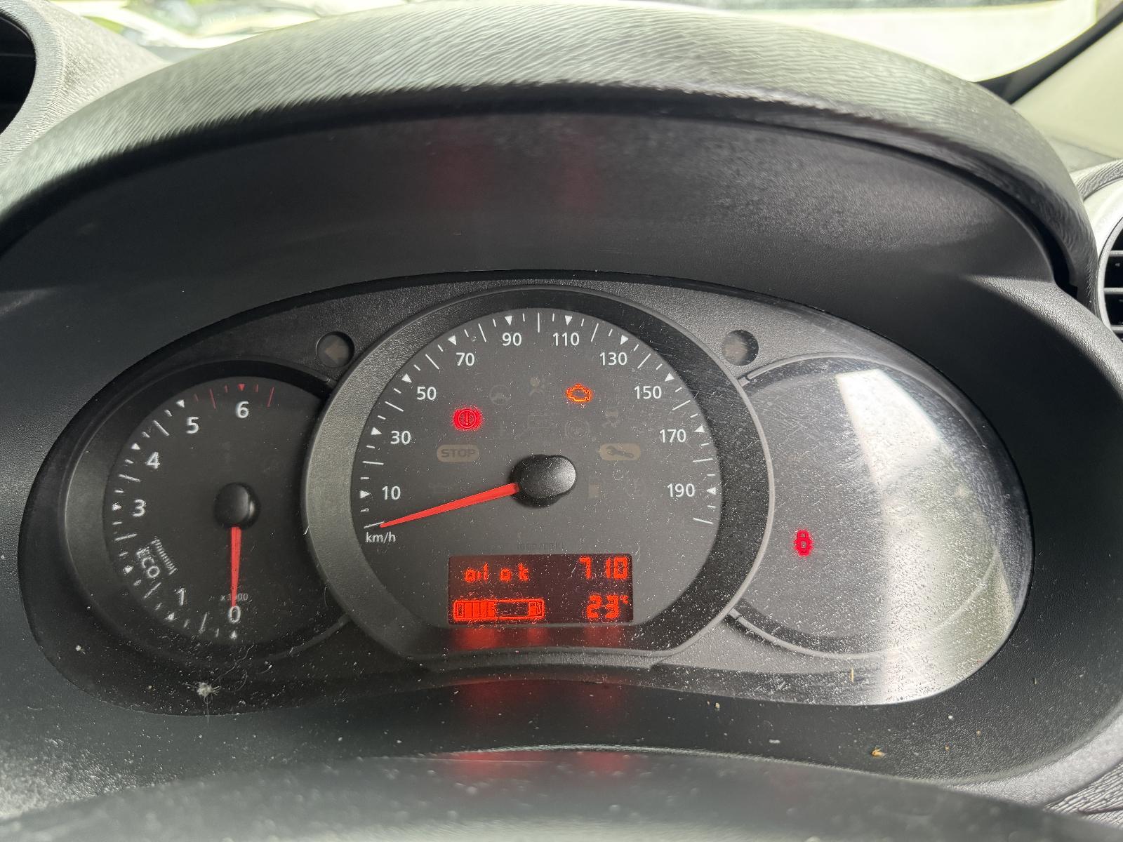 View RENAULT KANGOO 2016 2 Door Van Breaking