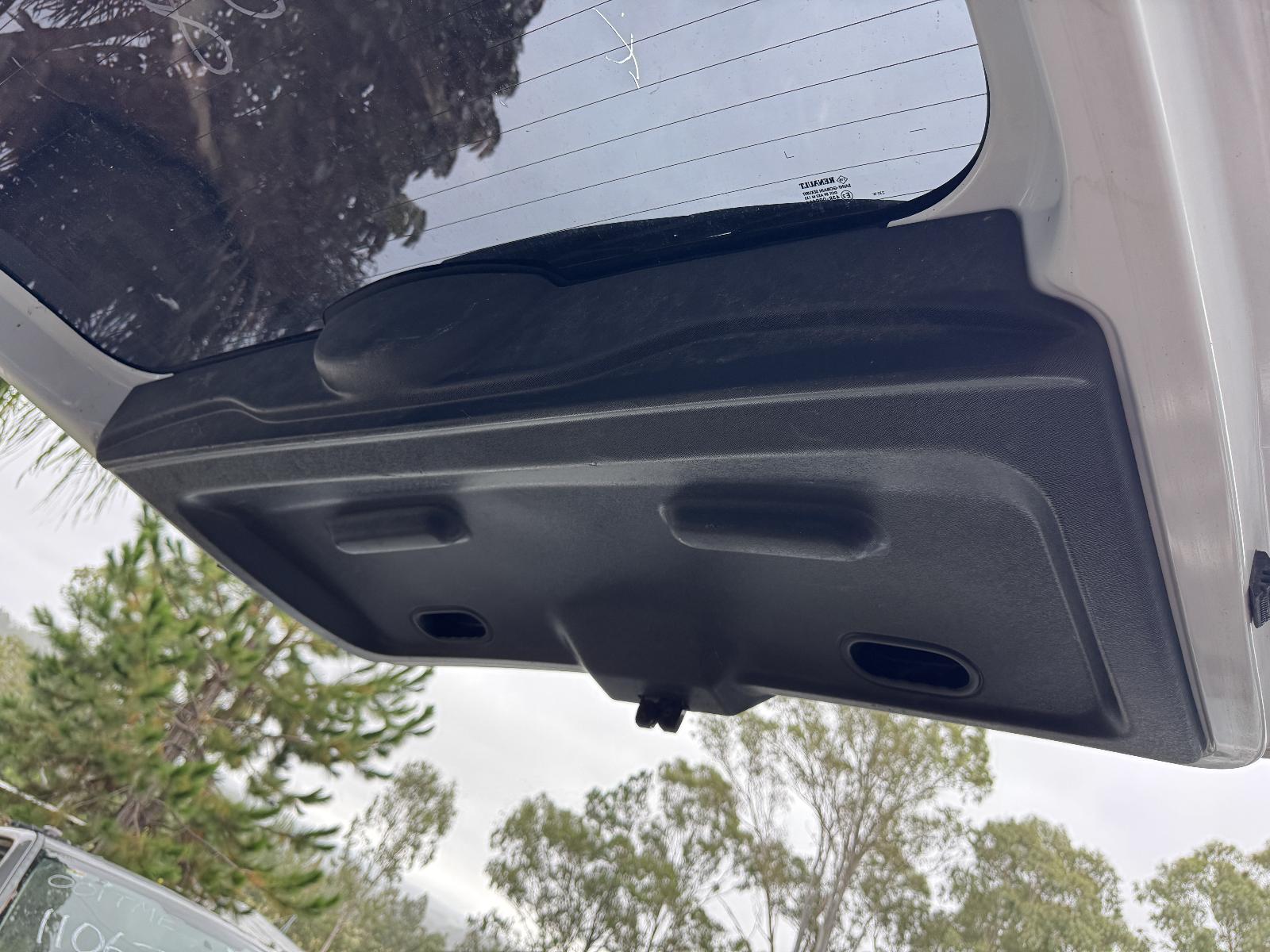 View RENAULT KANGOO 2016 2 Door Van Breaking