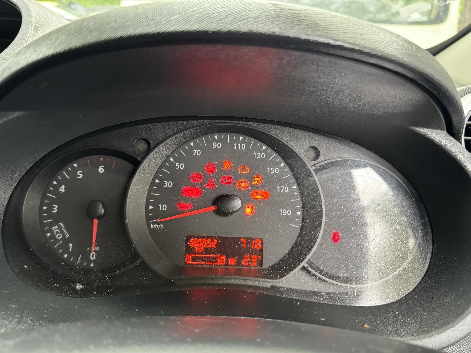 View RENAULT KANGOO 2016 2 Door Van Breaking