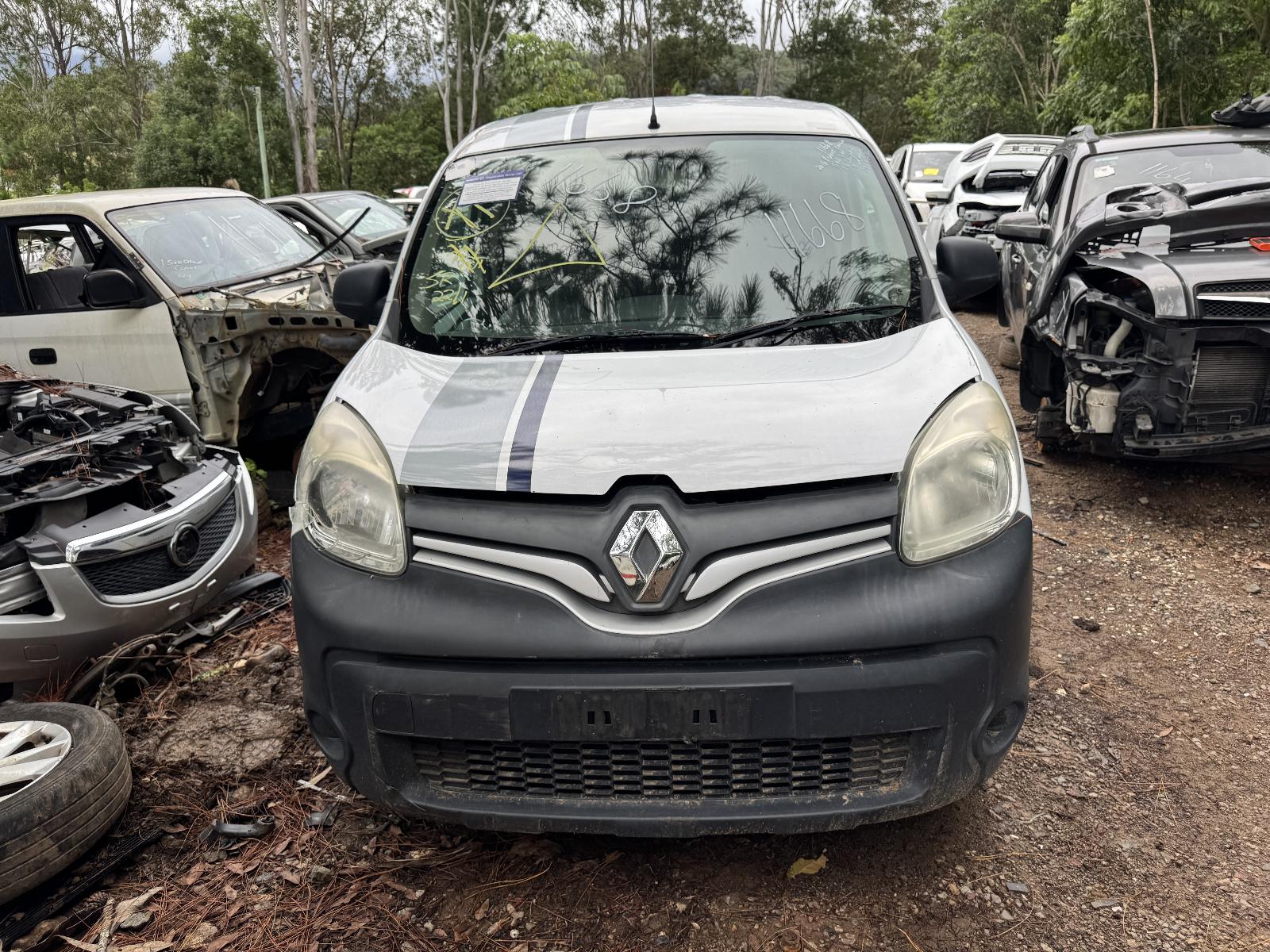 View RENAULT KANGOO 2016 2 Door Van Breaking