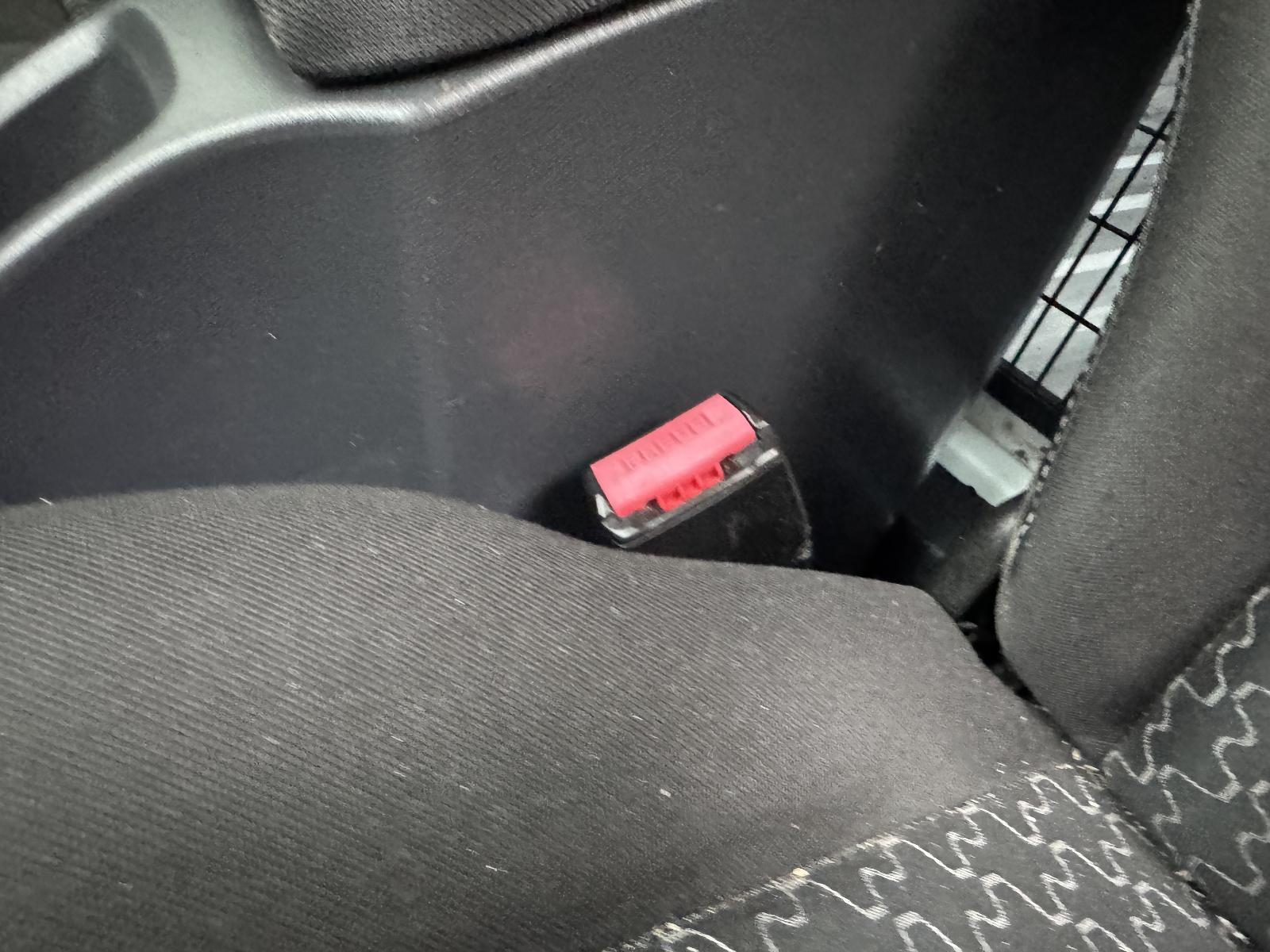 View RENAULT KANGOO 2016 2 Door Van Breaking