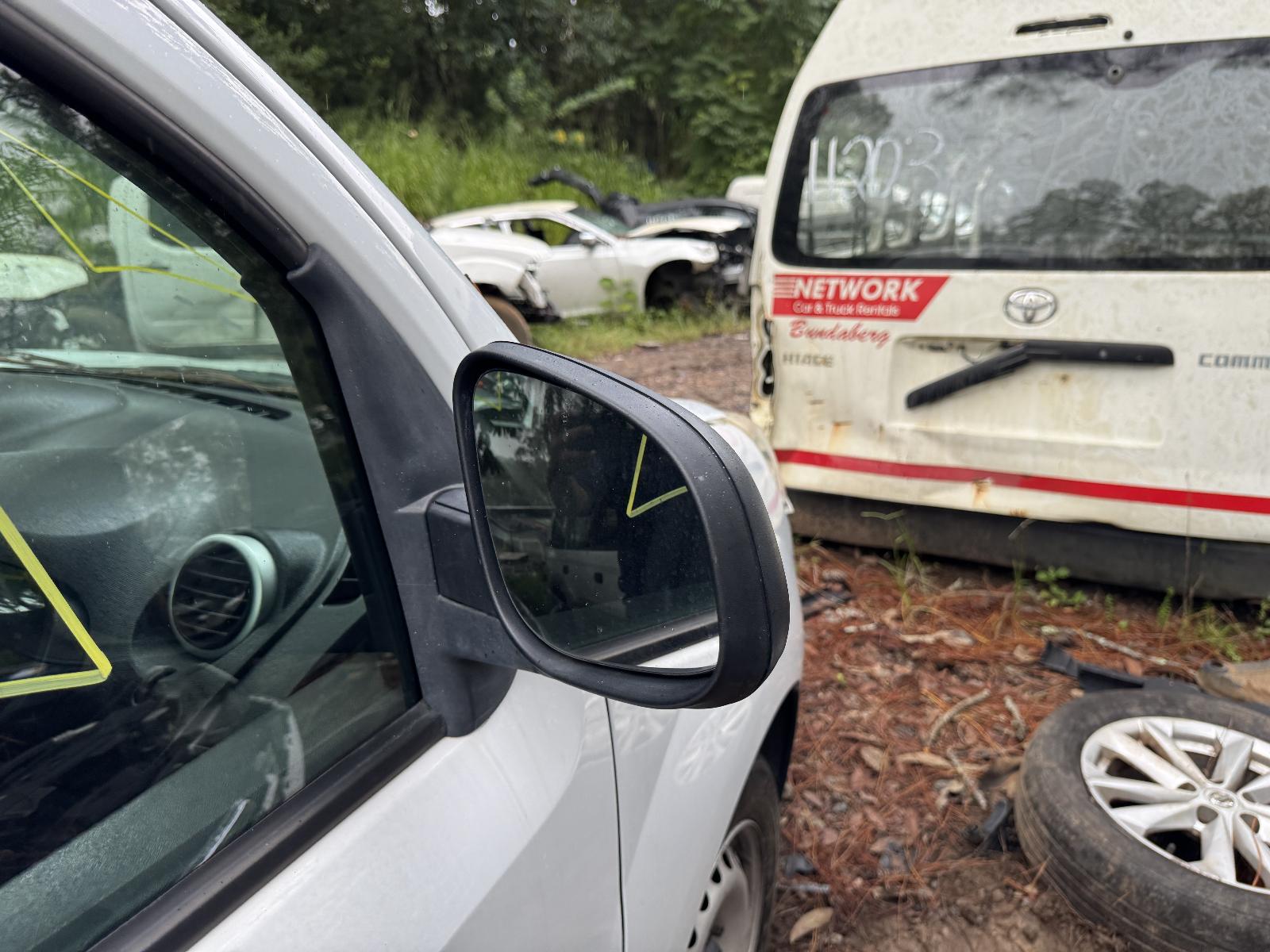 View RENAULT KANGOO 2016 2 Door Van Breaking