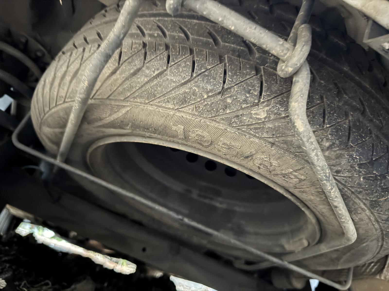 View RENAULT KANGOO 2016 2 Door Van Breaking