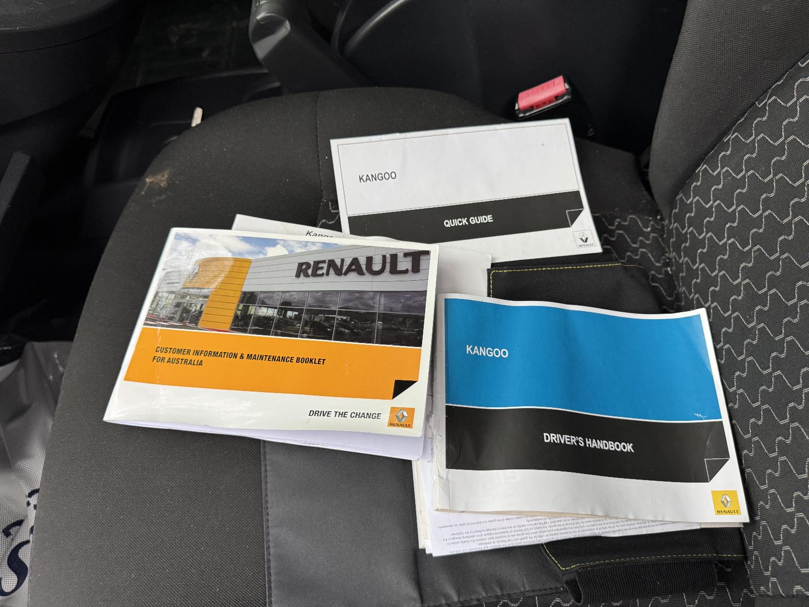 View RENAULT KANGOO 2016 2 Door Van Breaking