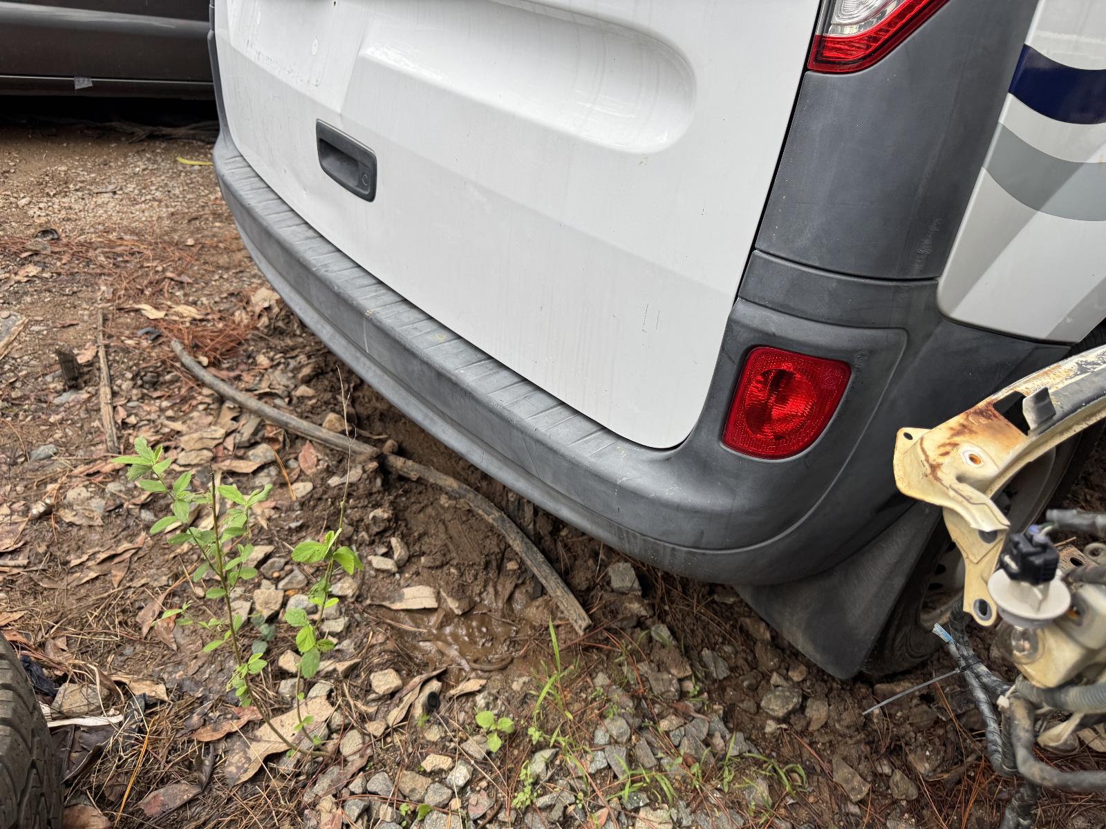View RENAULT KANGOO 2016 2 Door Van Breaking