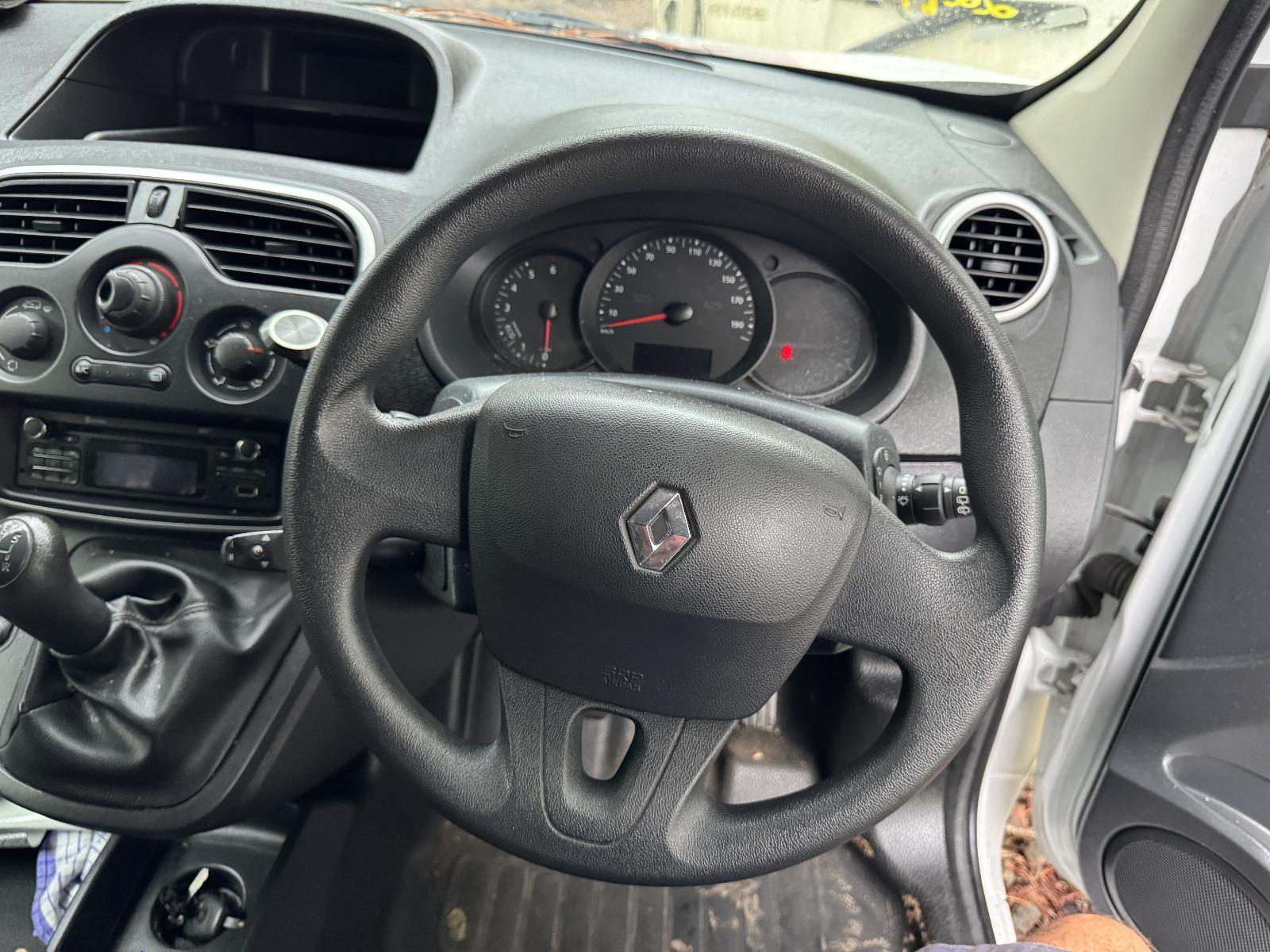 View RENAULT KANGOO 2016 2 Door Van Breaking