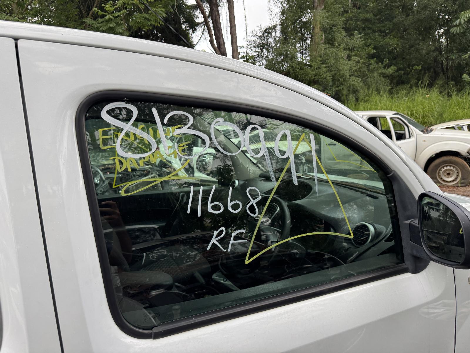 View RENAULT KANGOO 2016 2 Door Van Breaking