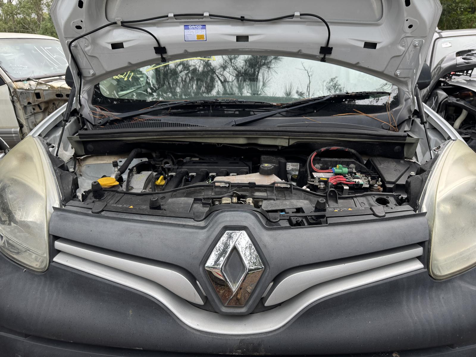 View RENAULT KANGOO 2016 2 Door Van Breaking