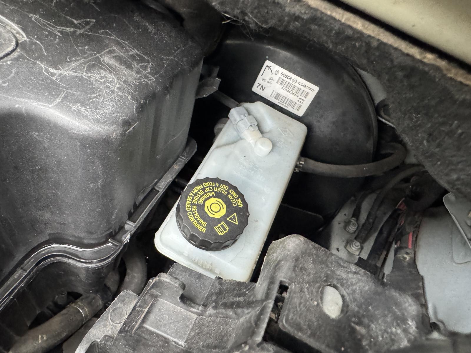 View RENAULT KANGOO 2016 2 Door Van Breaking