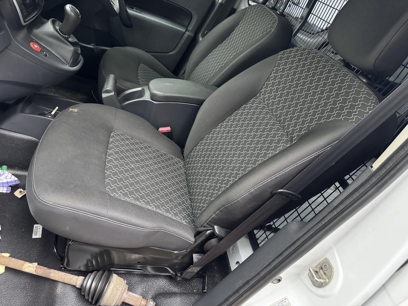 View RENAULT KANGOO 2016 2 Door Van Breaking