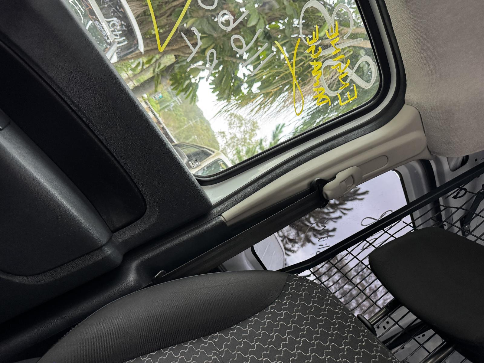 View RENAULT KANGOO 2016 2 Door Van Breaking