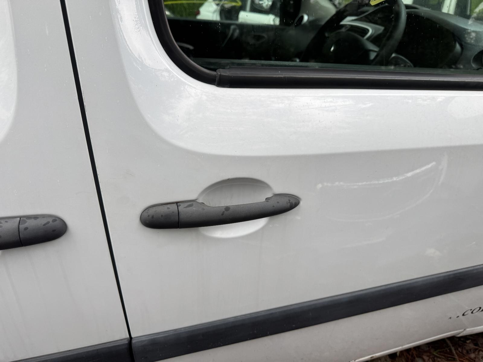 View RENAULT KANGOO 2016 2 Door Van Breaking