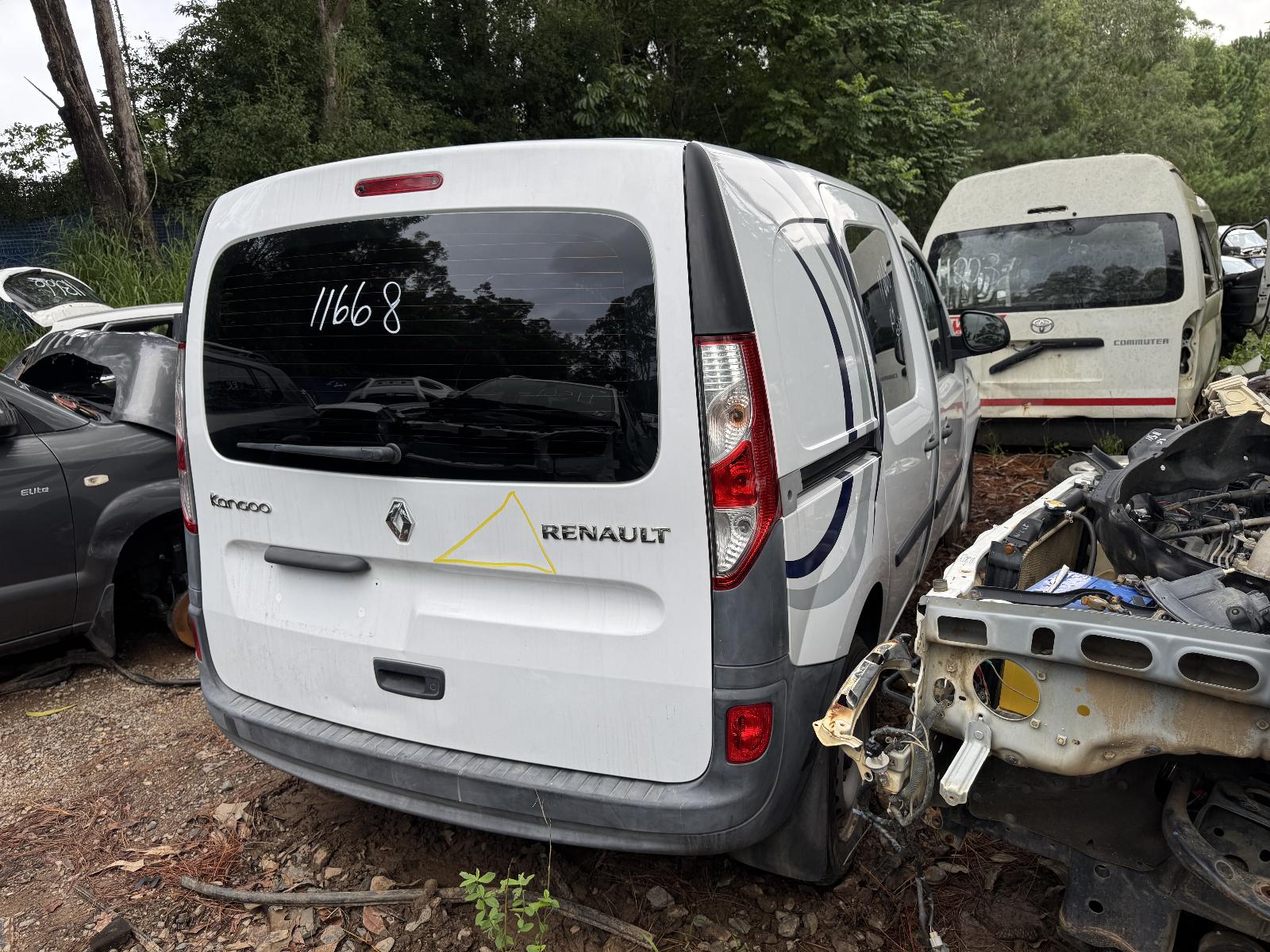 View RENAULT KANGOO 2016 2 Door Van Breaking