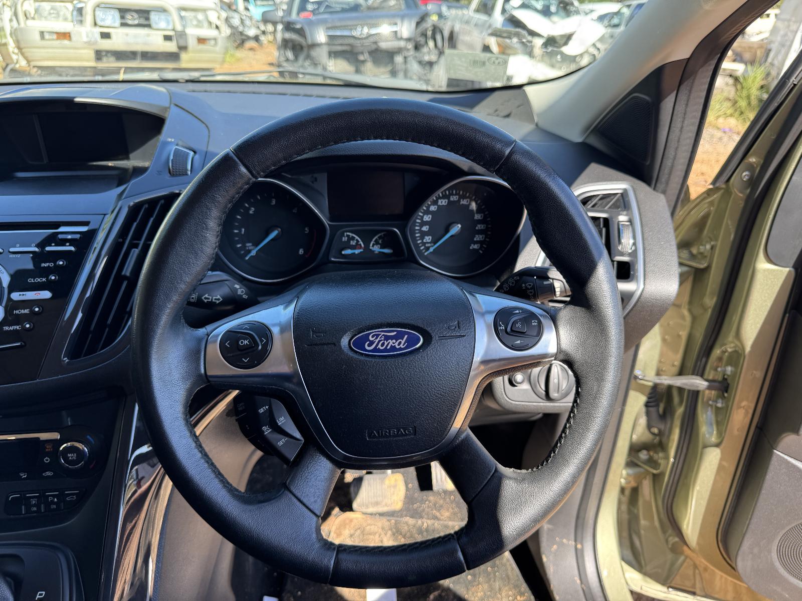 View FORD KUGA 2013 5 Door Station Wagon Breaking